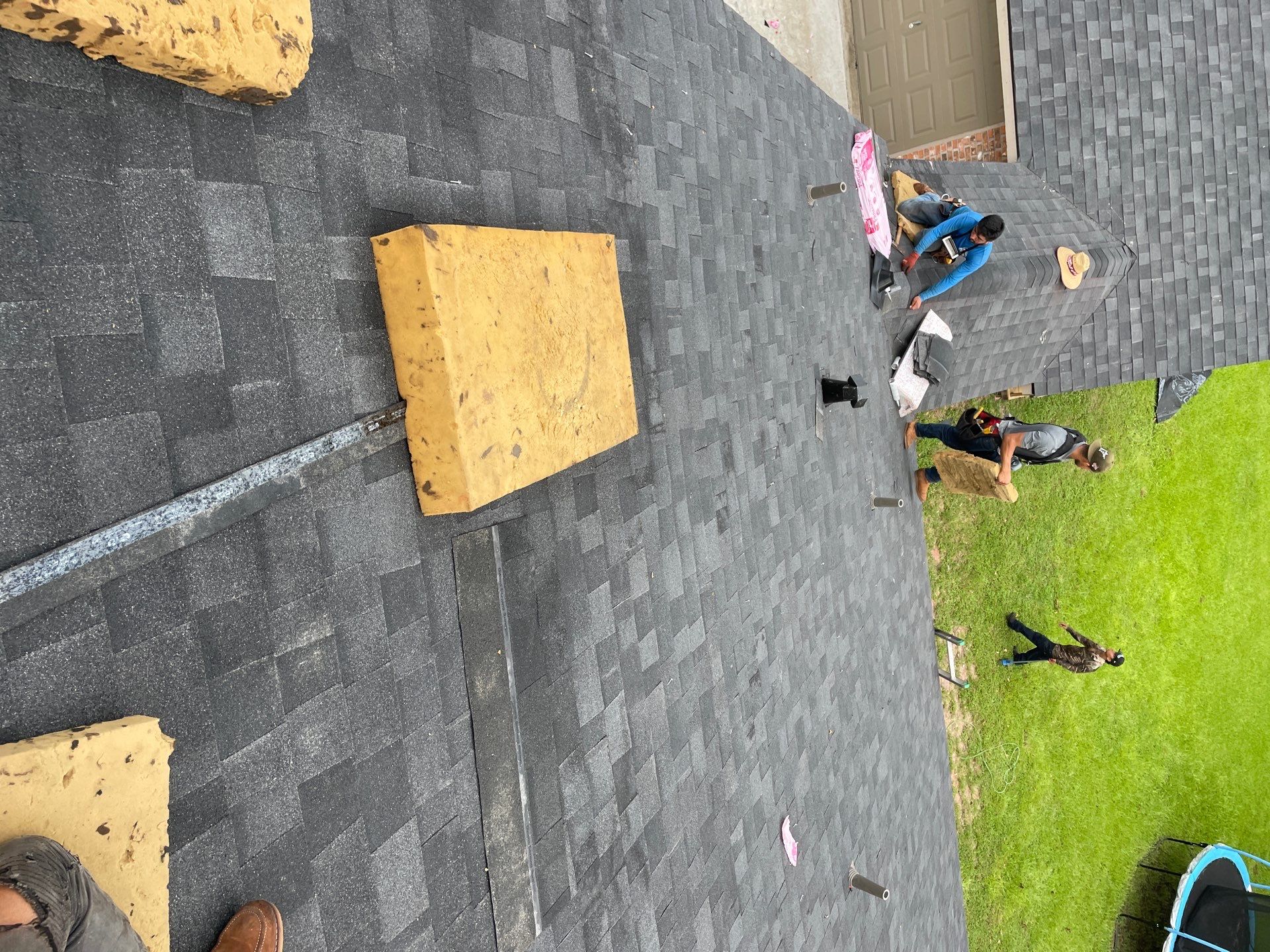 Residential Roofing Installation using Owen's Corning Duration (Lifetime) Shingles by Roof Repair Company
