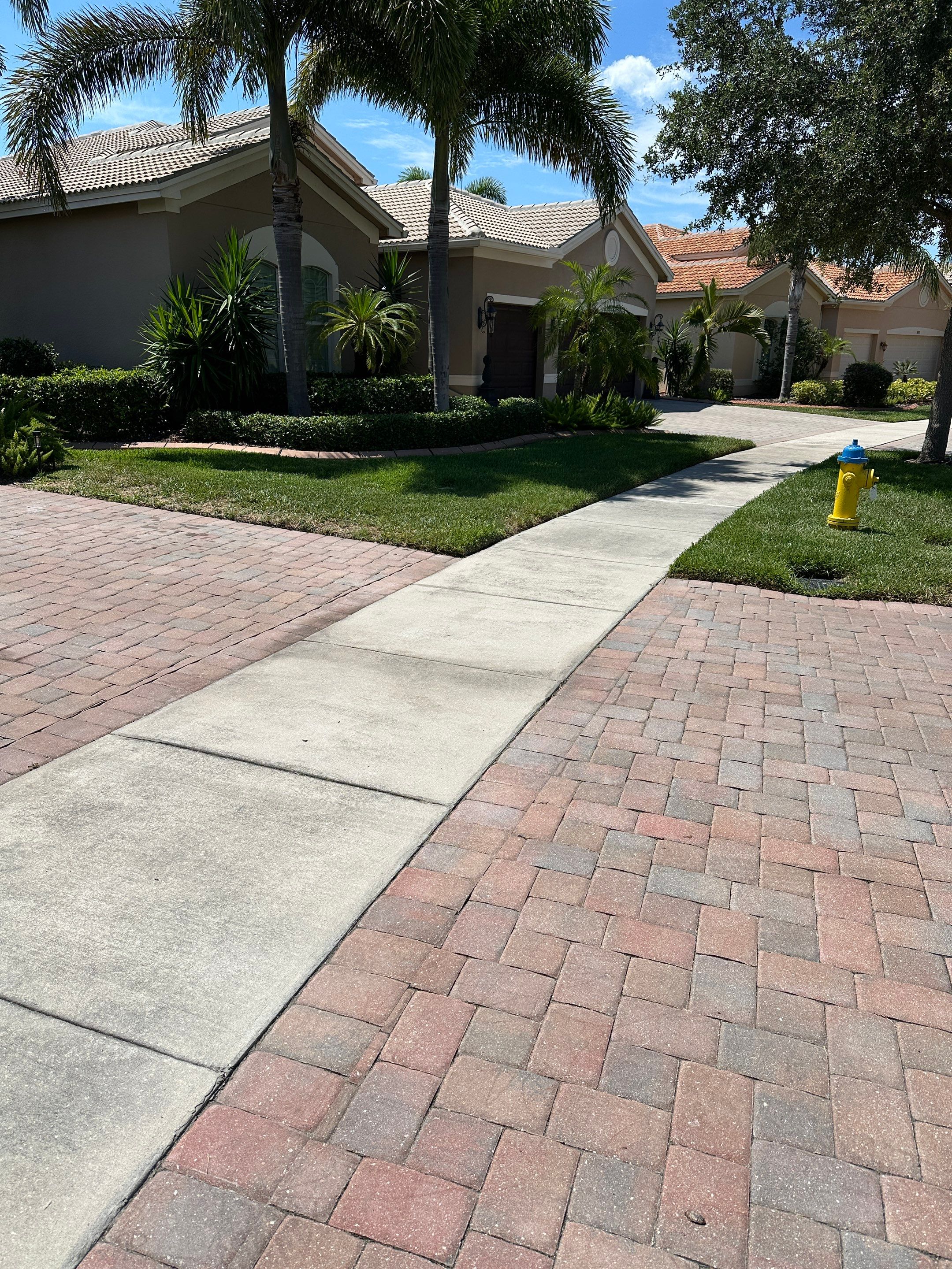 Professional Paver Stripping and Sealing Service in Valencia Lakes Wimauma by Supreme Paver Experts