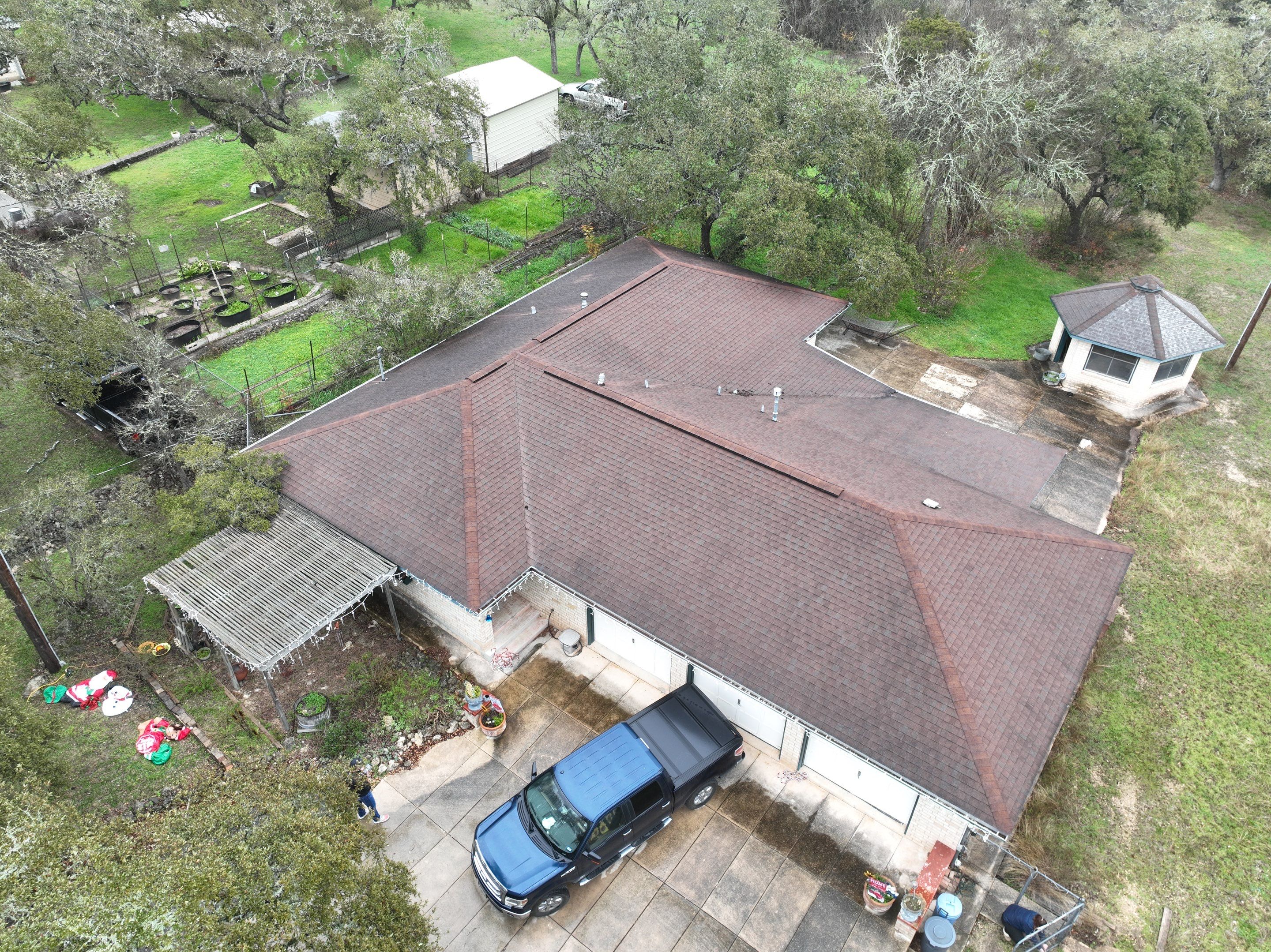 Residential Roofing Installation using Owens Corning 30 year Architectural Shingles by Premier Roofing and Contracting