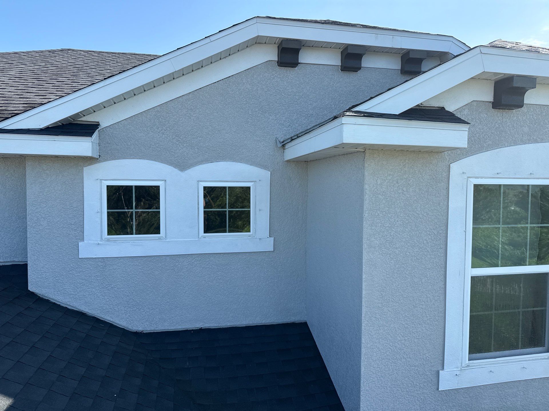HOA-Required House Wash & Concrete Cleaning – Old Mill Preserve, Palmetto, FL by Sunshine AquaWash