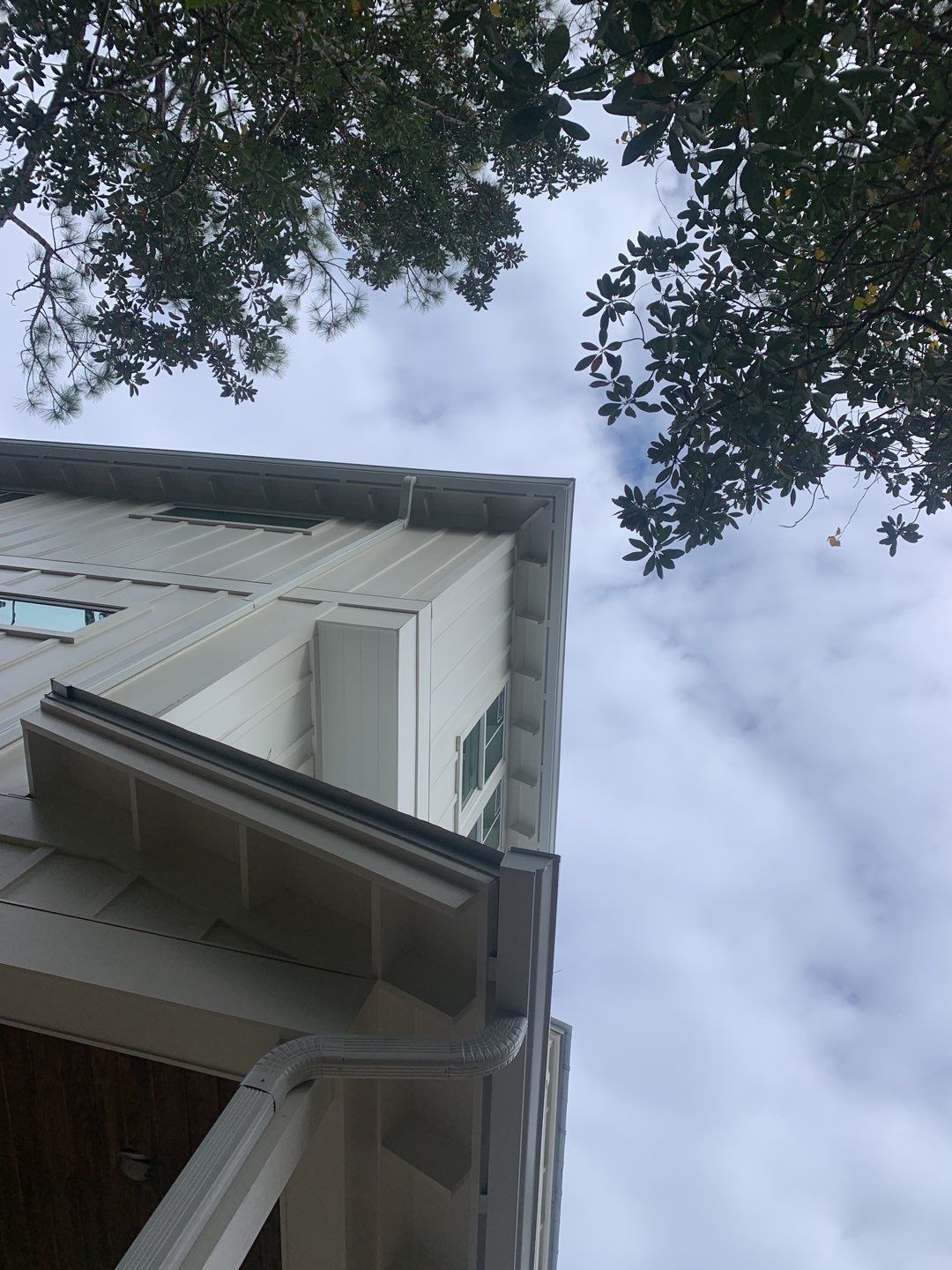 6-inch White Seamless Gutters in Santa Rosa Beach, FL by Gutter Professors