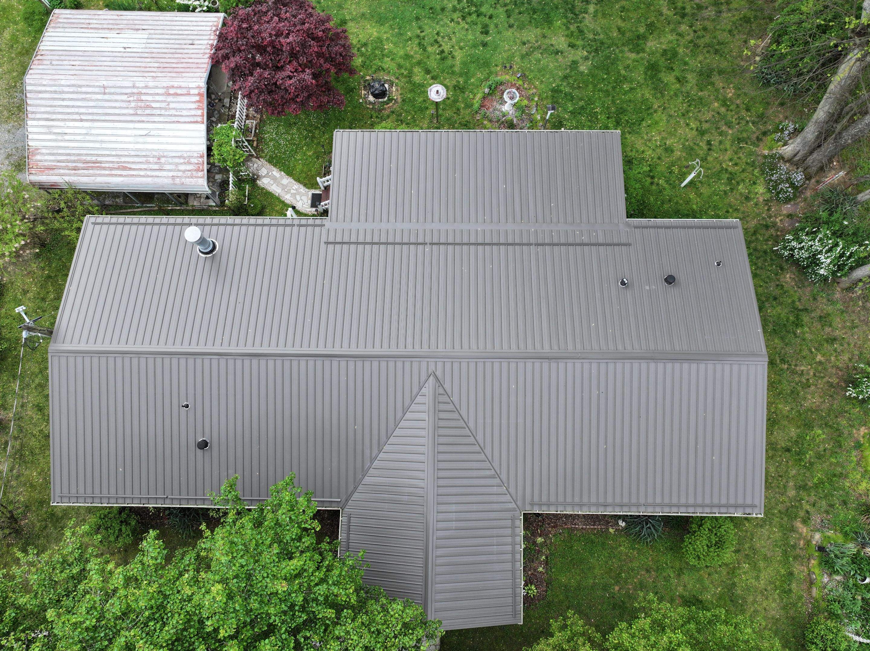 Shoun Residence by Omnia Roofing