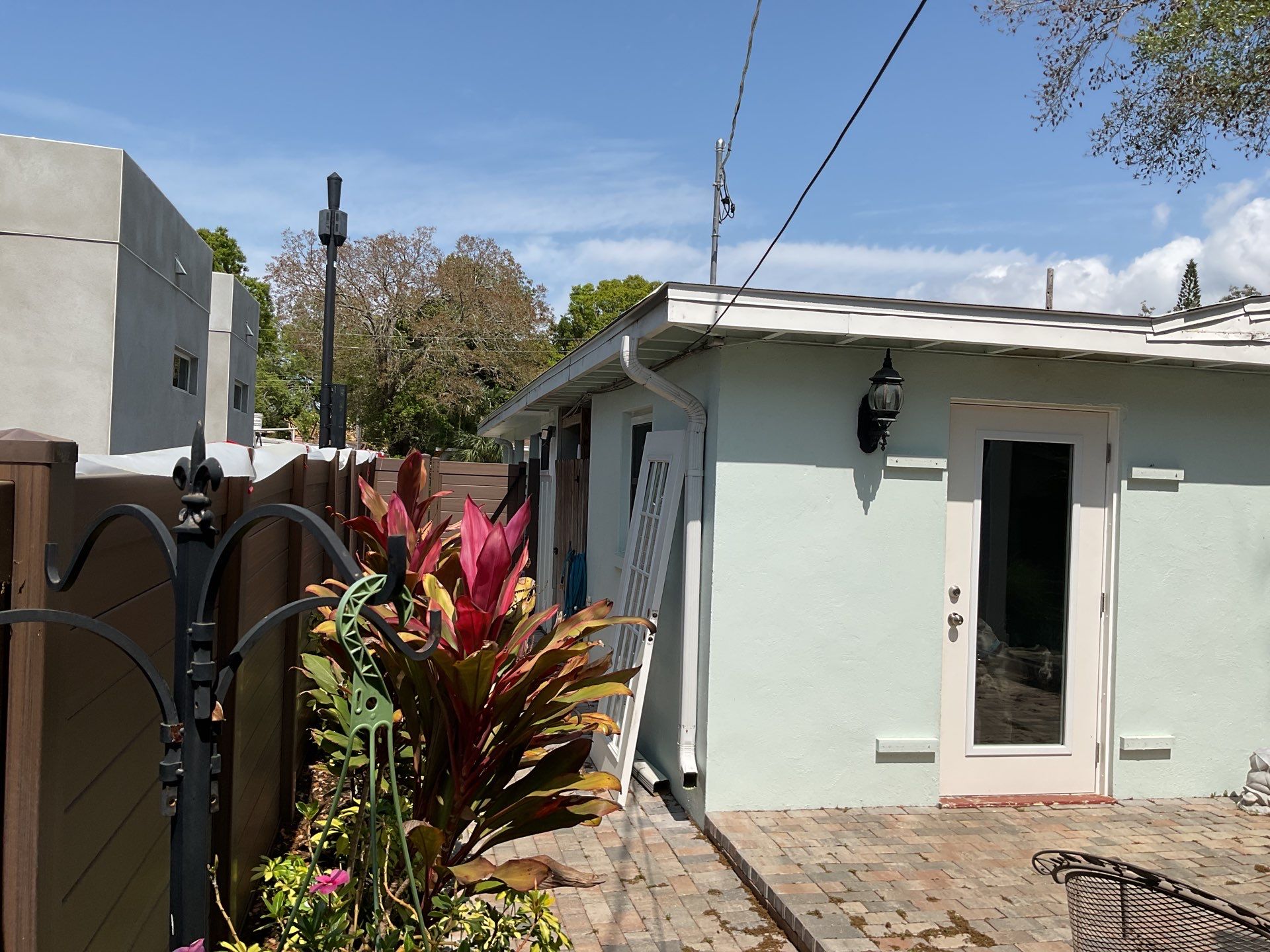 Elegant 7-Inch Seamless Gutters in Sarasota FL in Sarasota FL by Gutter Professors