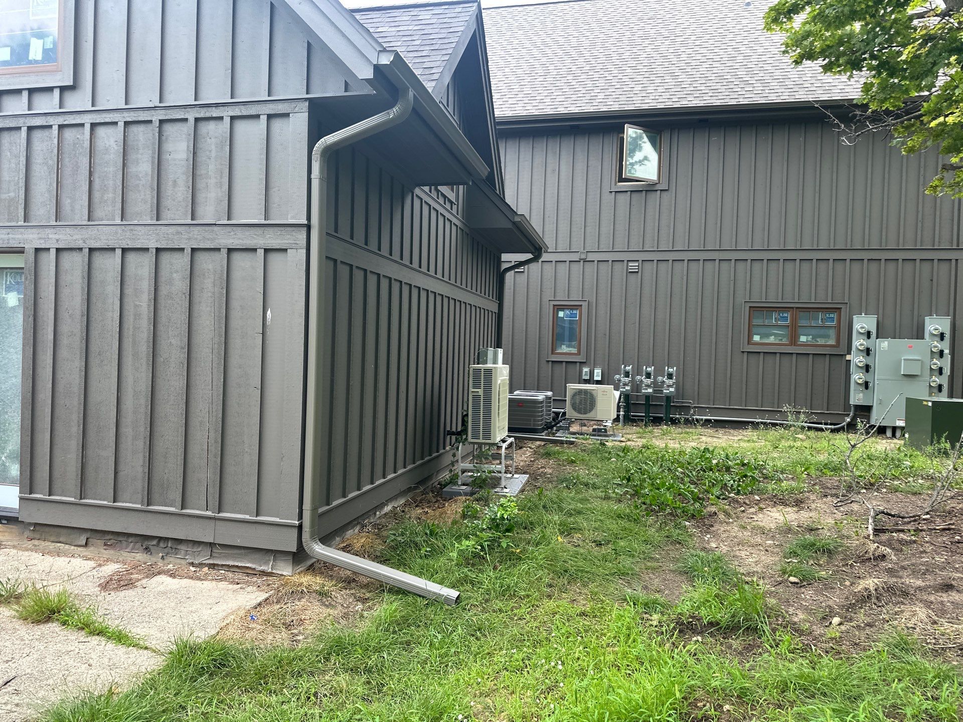 Seamless Gutter and Downspout Installation in Bellaire by Rainbow Seamless Systems