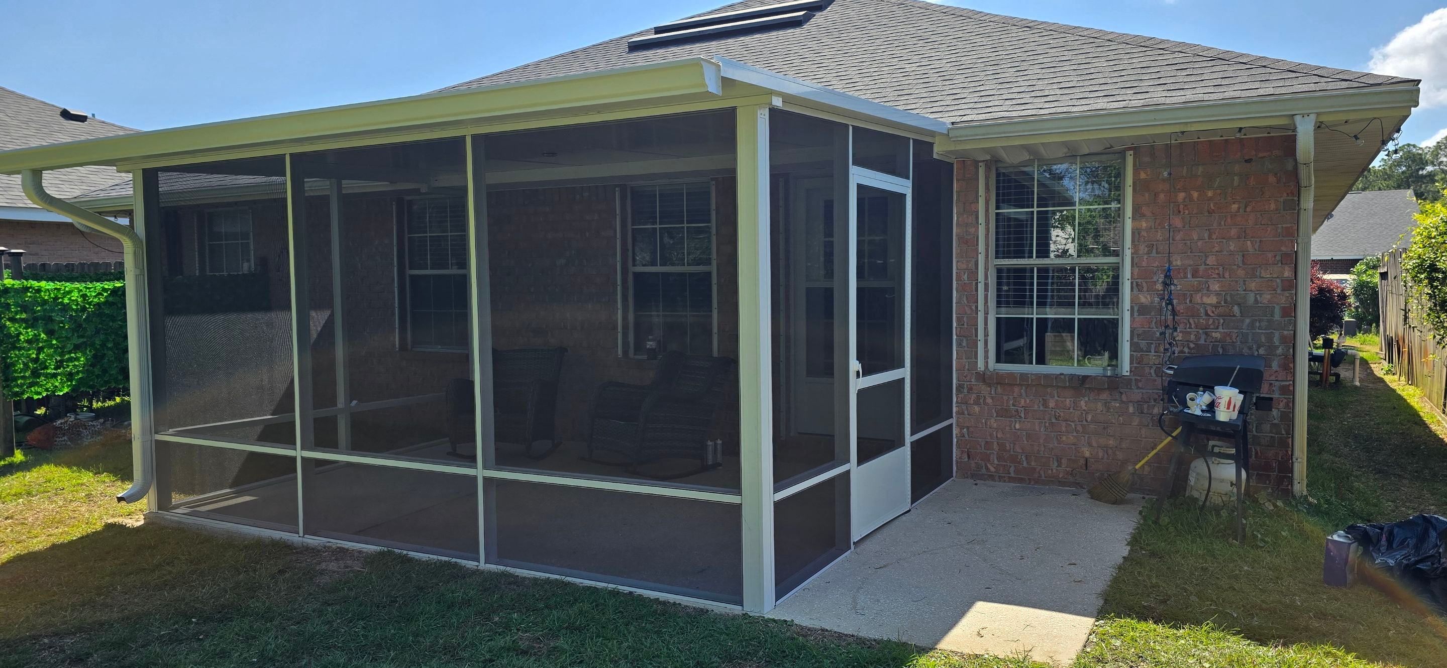Screen Room in Gulf Breeze by Titan Sunrooms