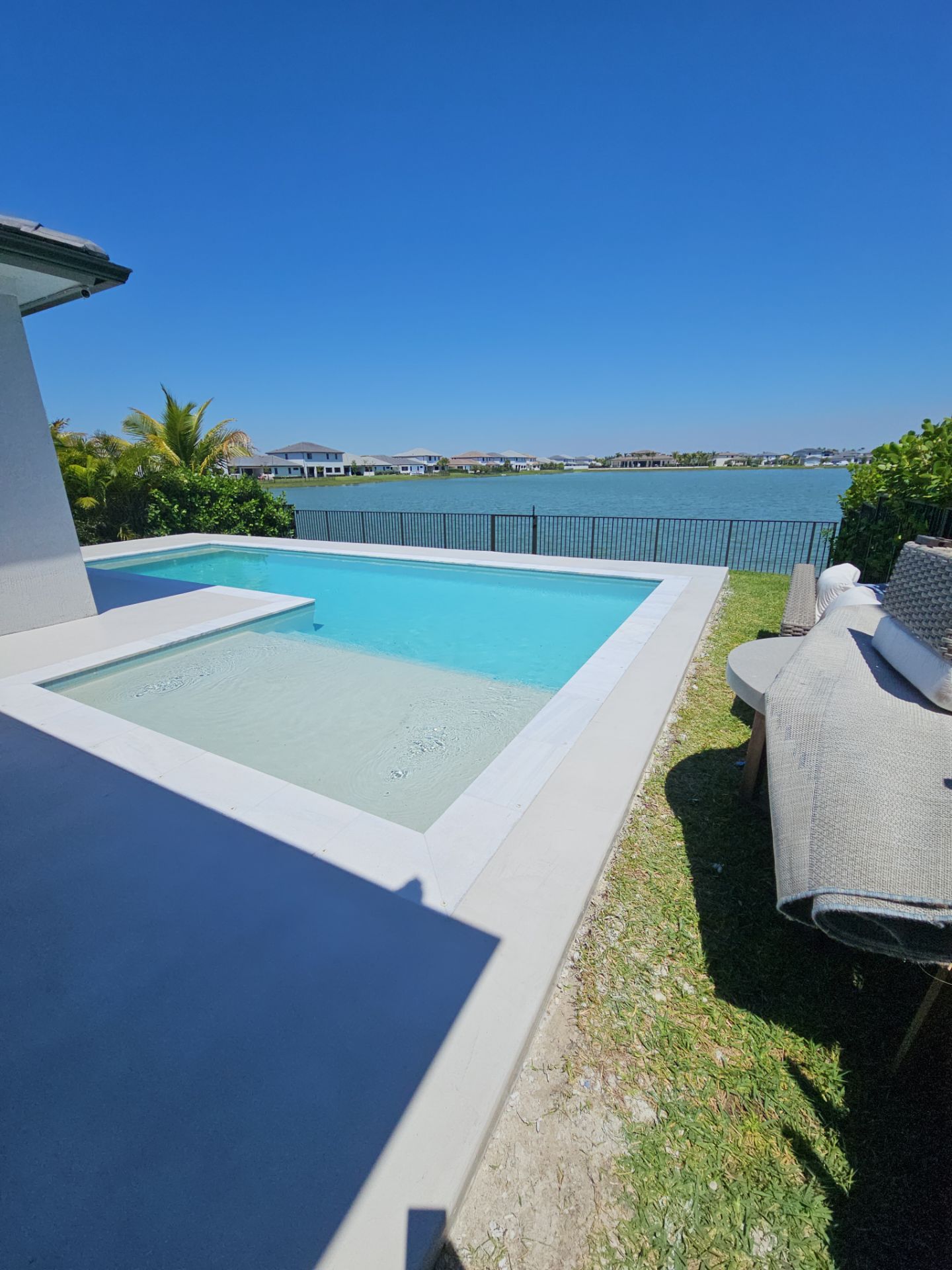 Pool Deck Resurfacing by Seamless Surfaces