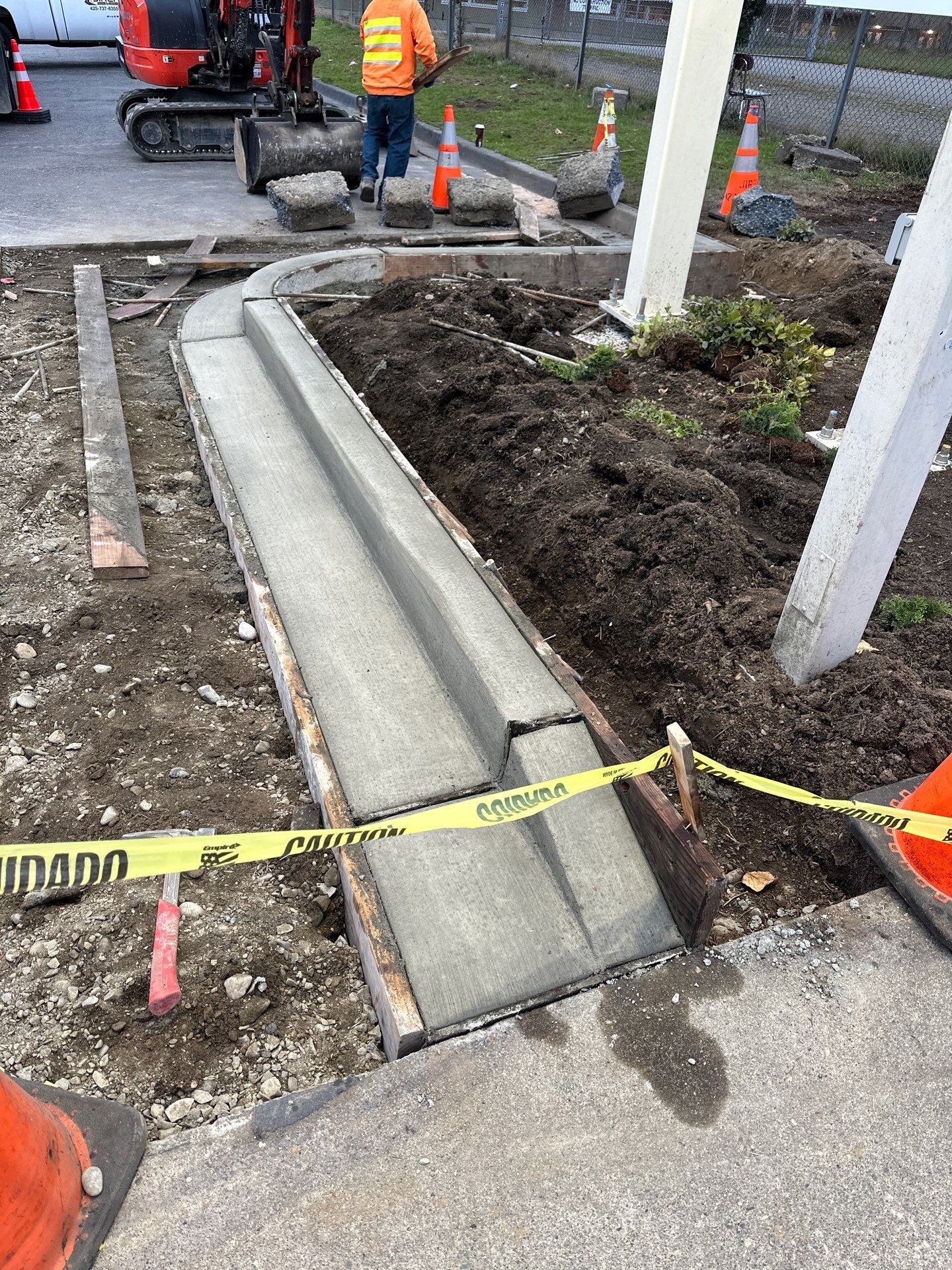 Project CSI, am-pm gas station.  by Jireh Asphalt & Concrete Inc 