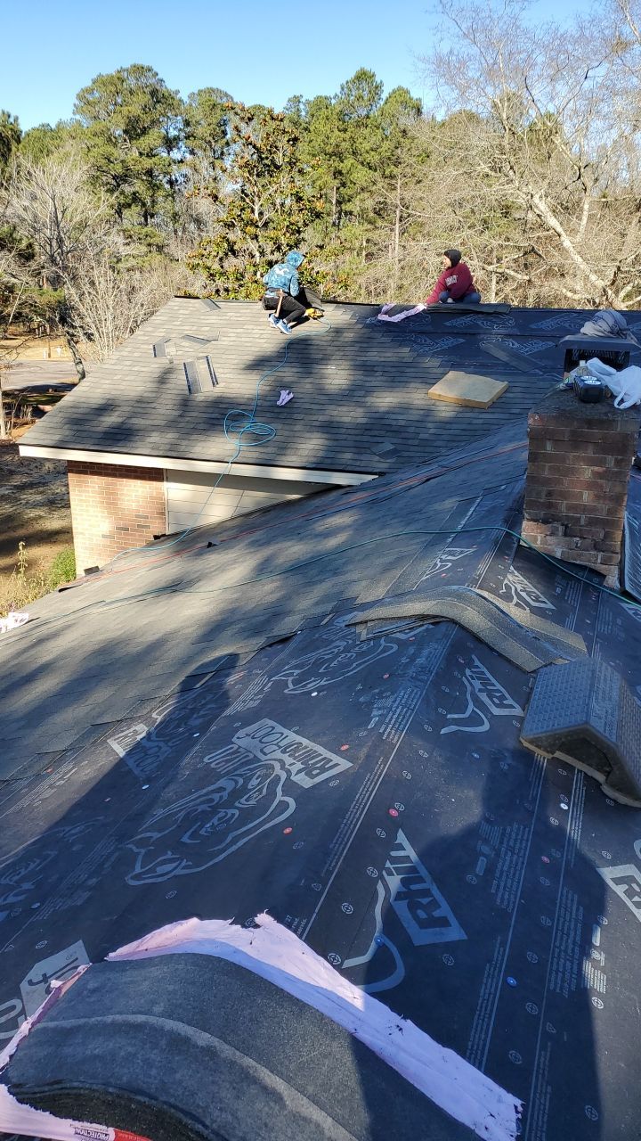 Residential Roofing Installation using Owens Corning Oakridge- Williamsburg Gray by Indigo State Roofing