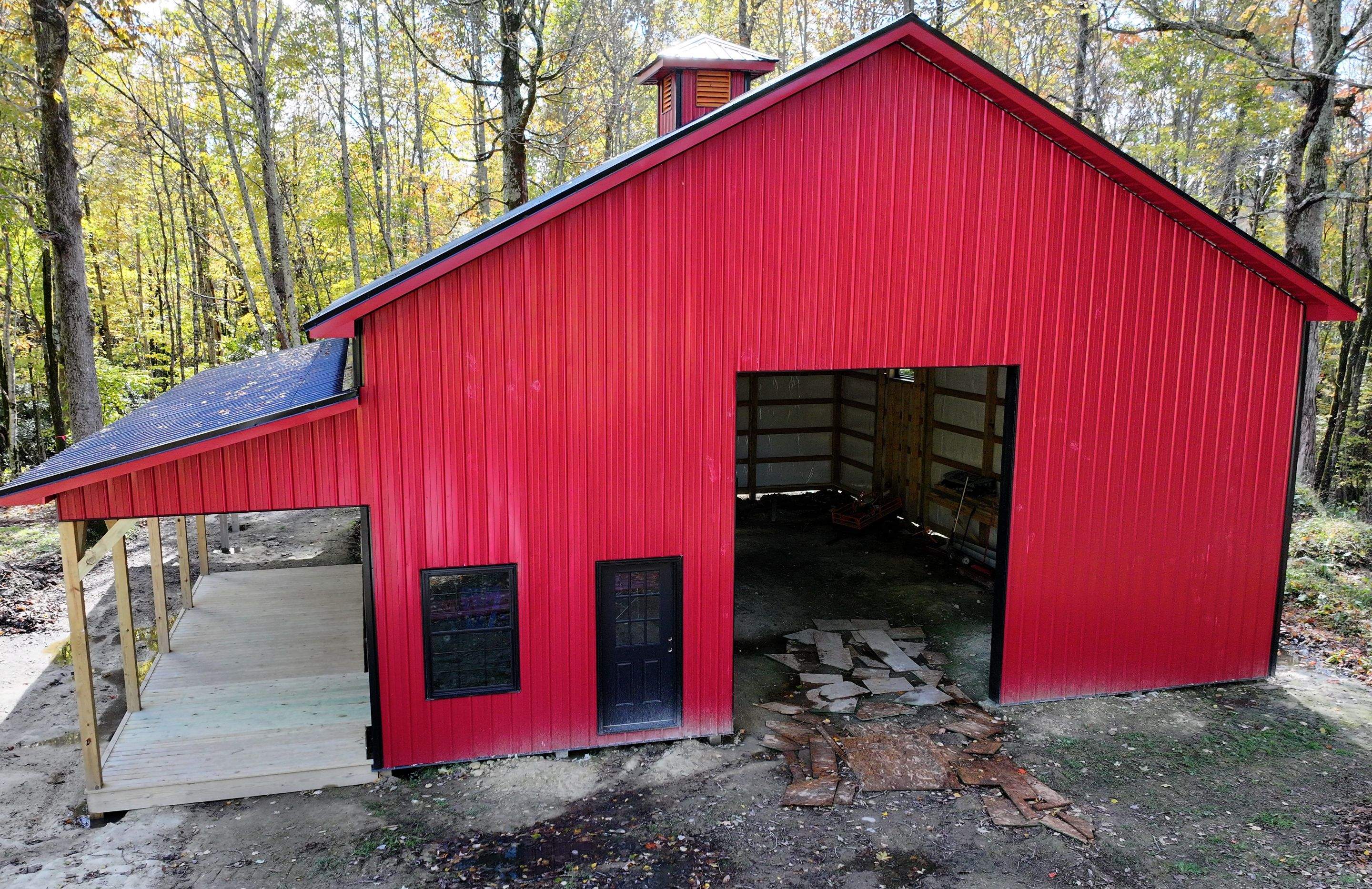 Brodour Barndominium by Omnia Roofing