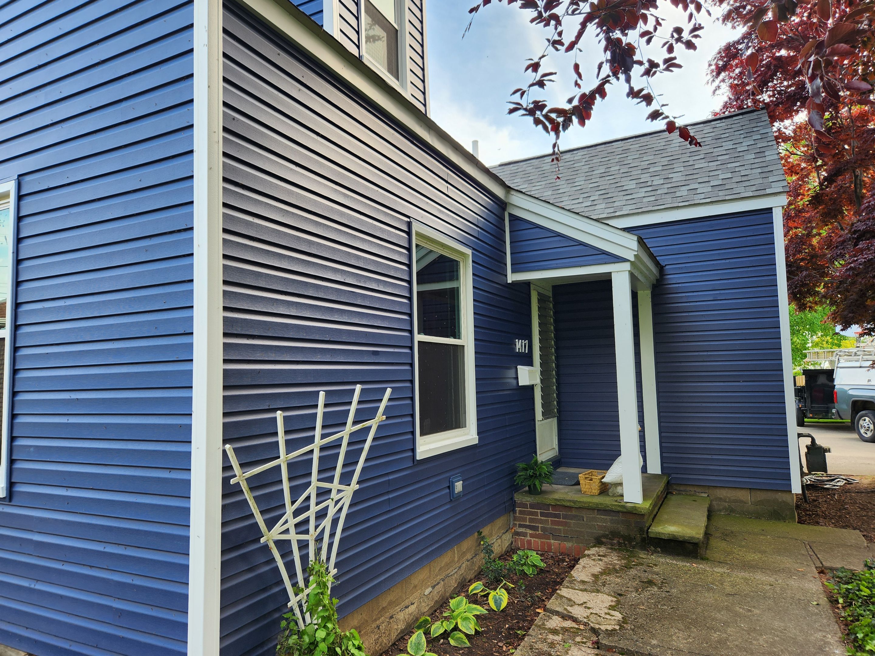CertainTeed Restoration, Color, Midnight by Eagle Eye Roofing