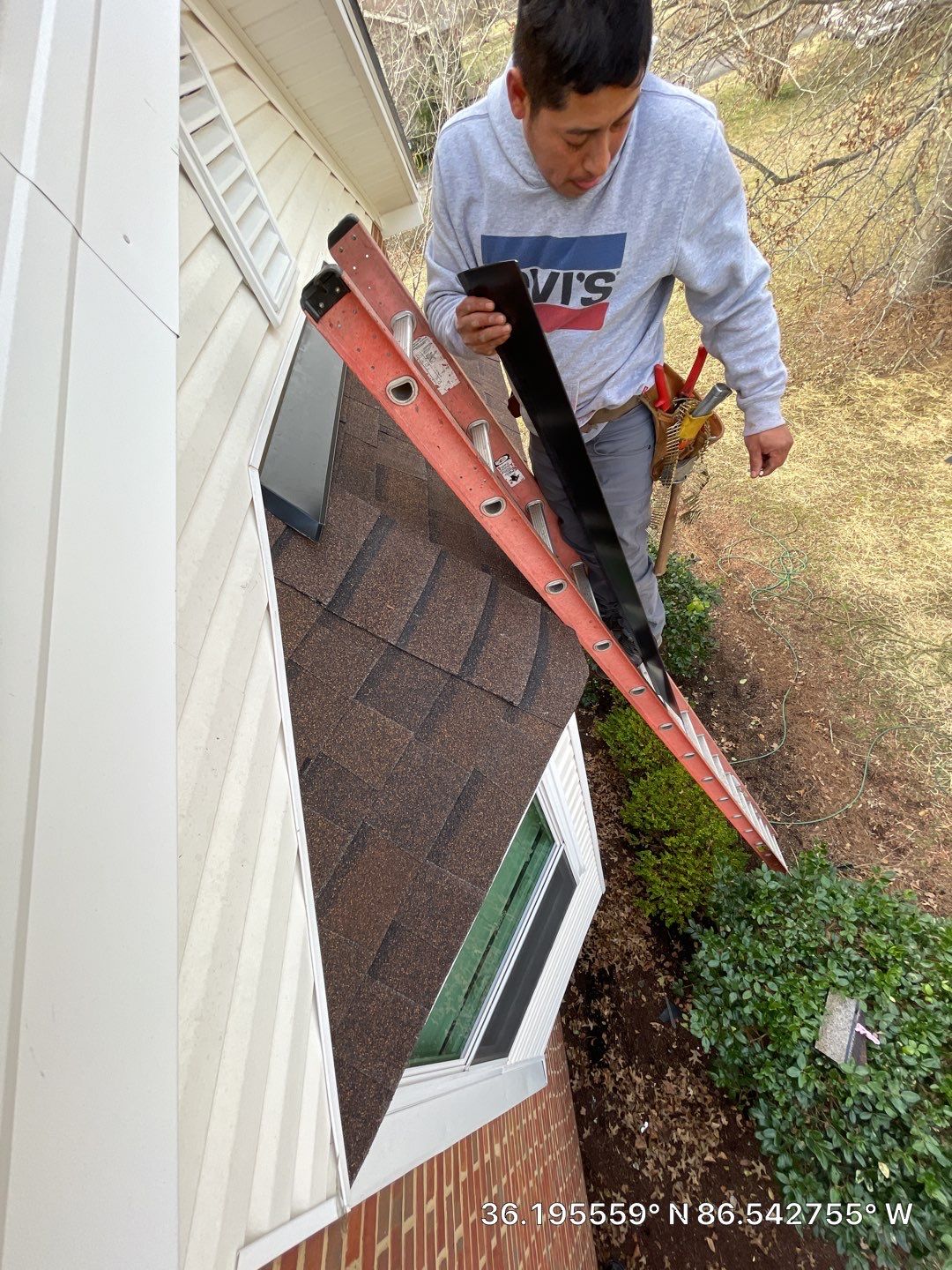 Residential Roofing Installation using Owens Corning Oakridge Roofing System by Undersun Roofing 