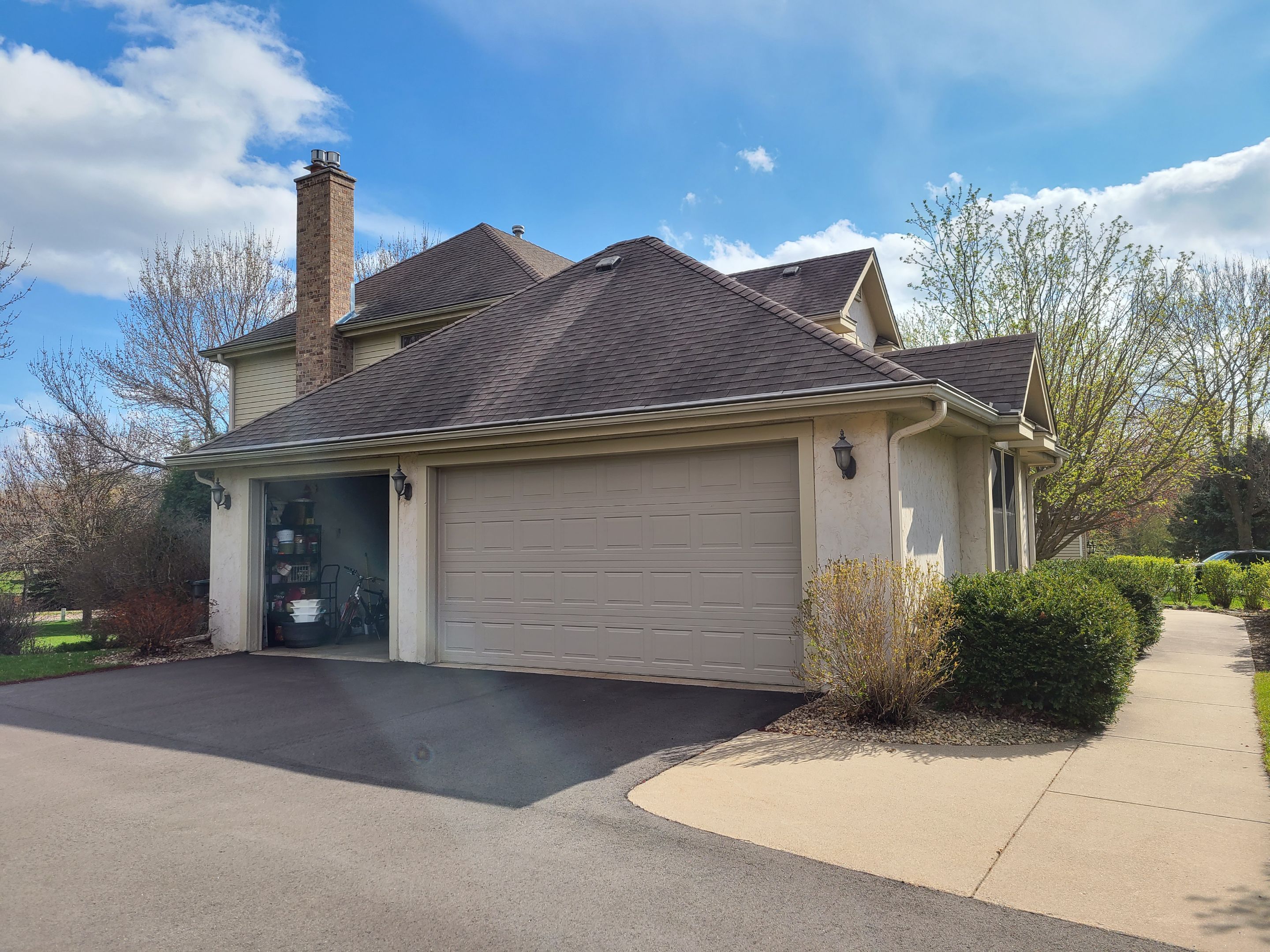 Eden Prairie, MN – Roof Replacement with Owens Corning Duration in Teak by First Impressions Exteriors