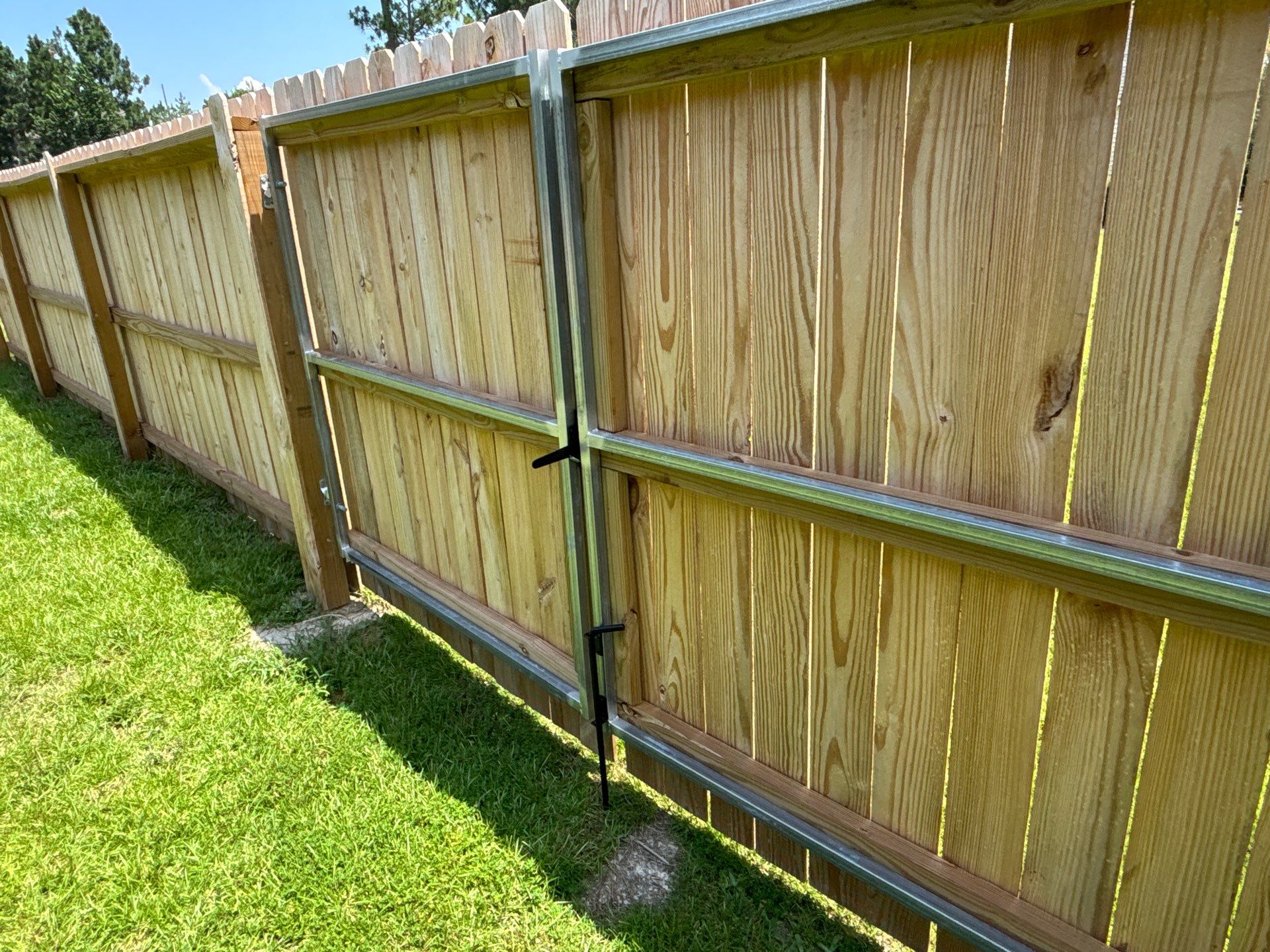 Wood Fence and Wood Deck using Wood Sealant by DuraSeal