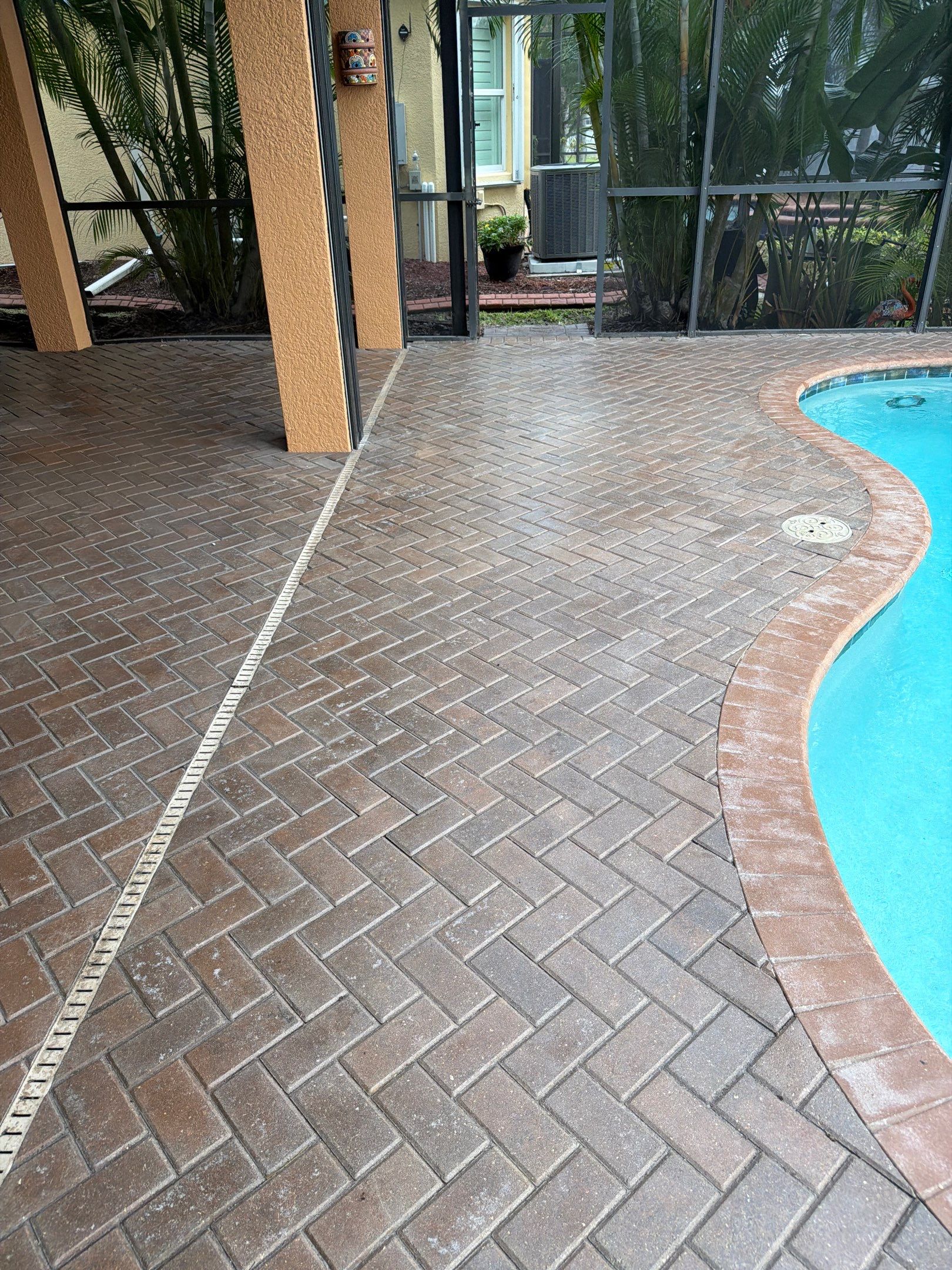 Valencia Lakes Paver Stripping and Sealing for Full Residential Property by Supreme Paver Experts
