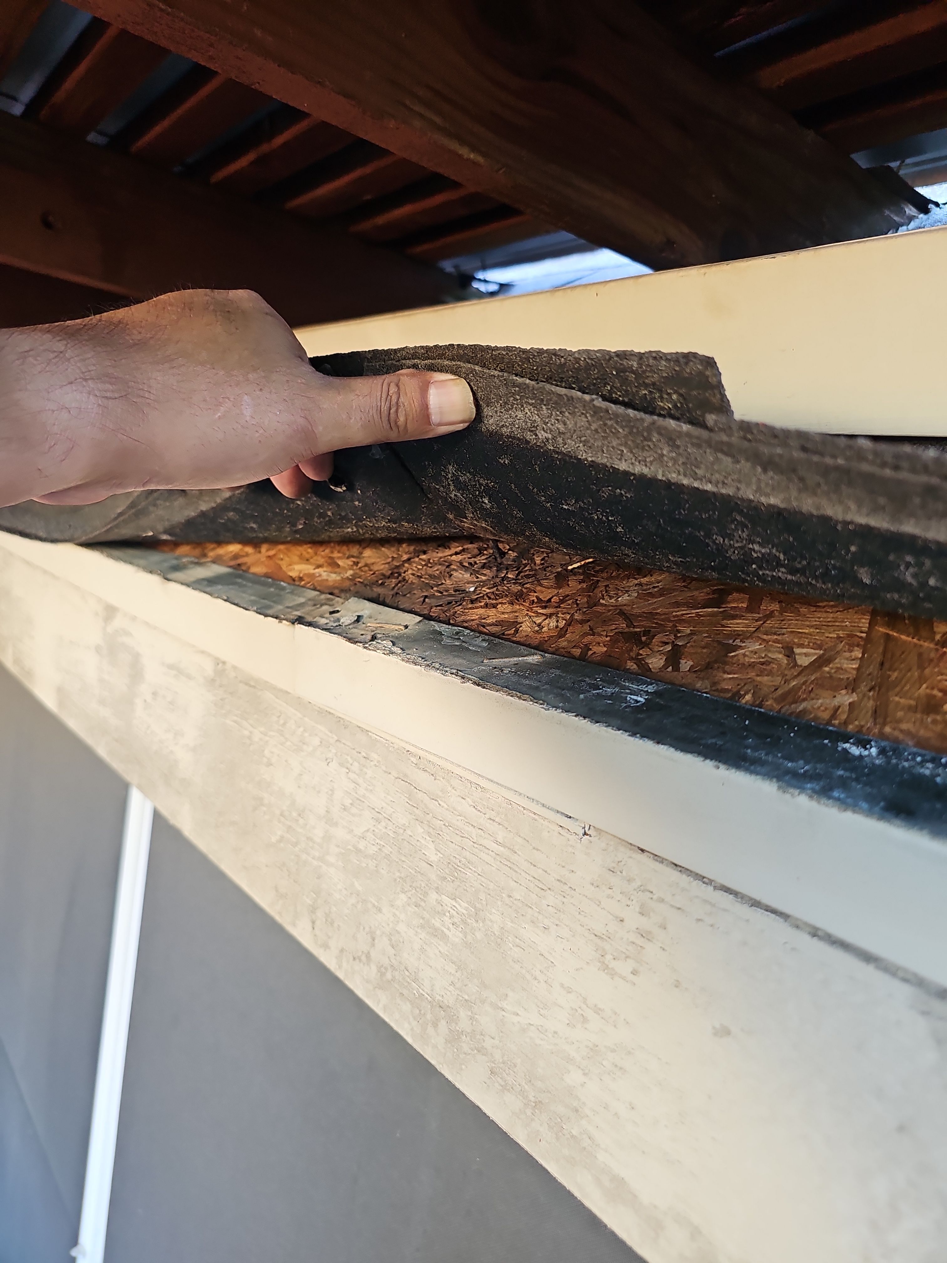 Reparación de Filtración y Flashing en Frisco, TX by road roofing llc