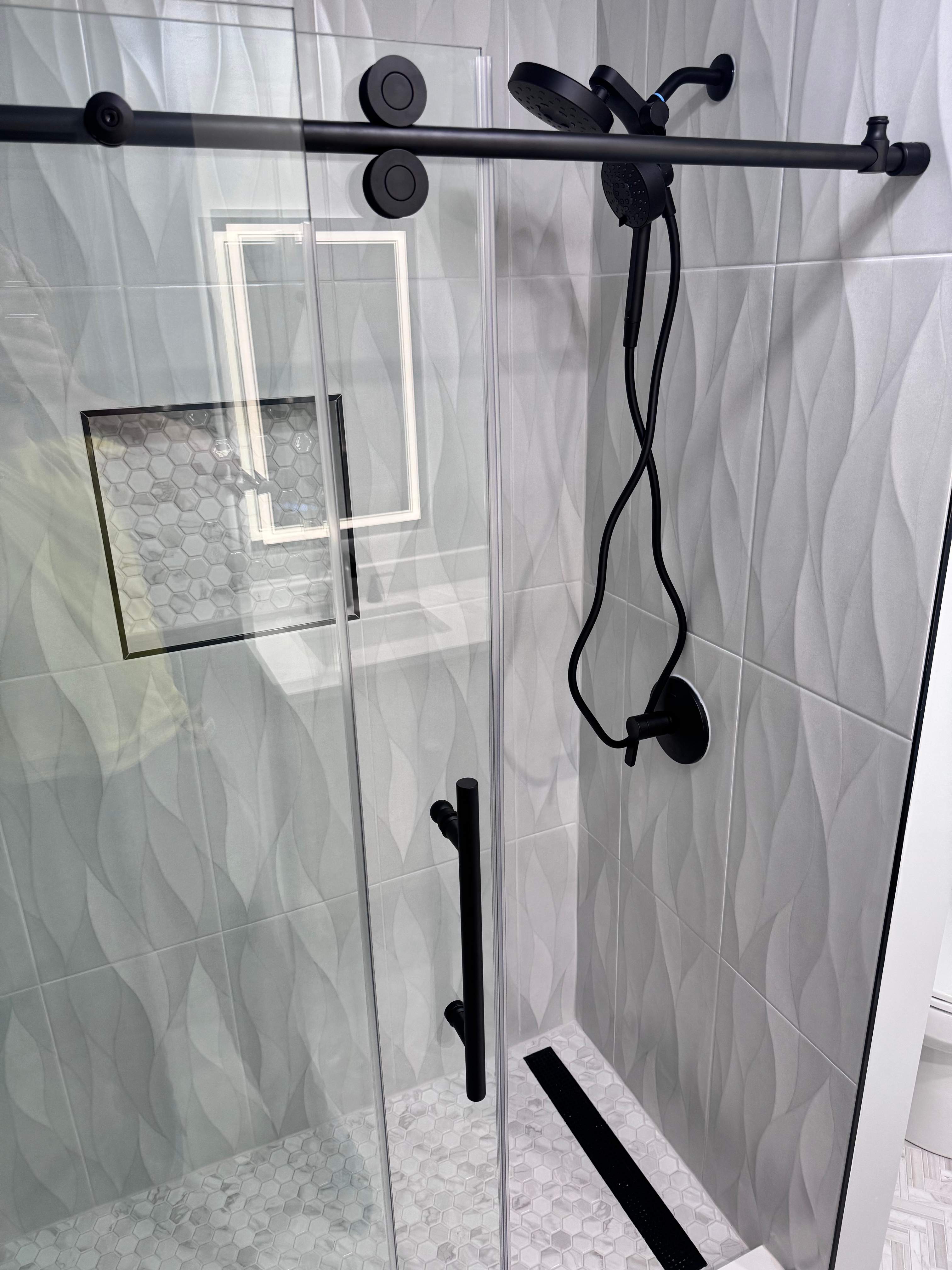 Guest bathroom renovation by Prudencio