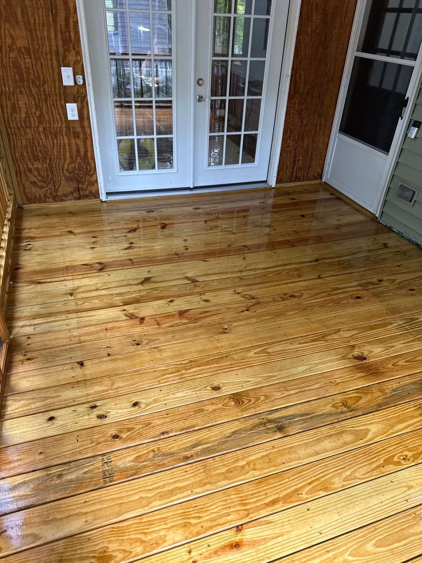 Wood Deck using Wood Sealant by DuraSeal