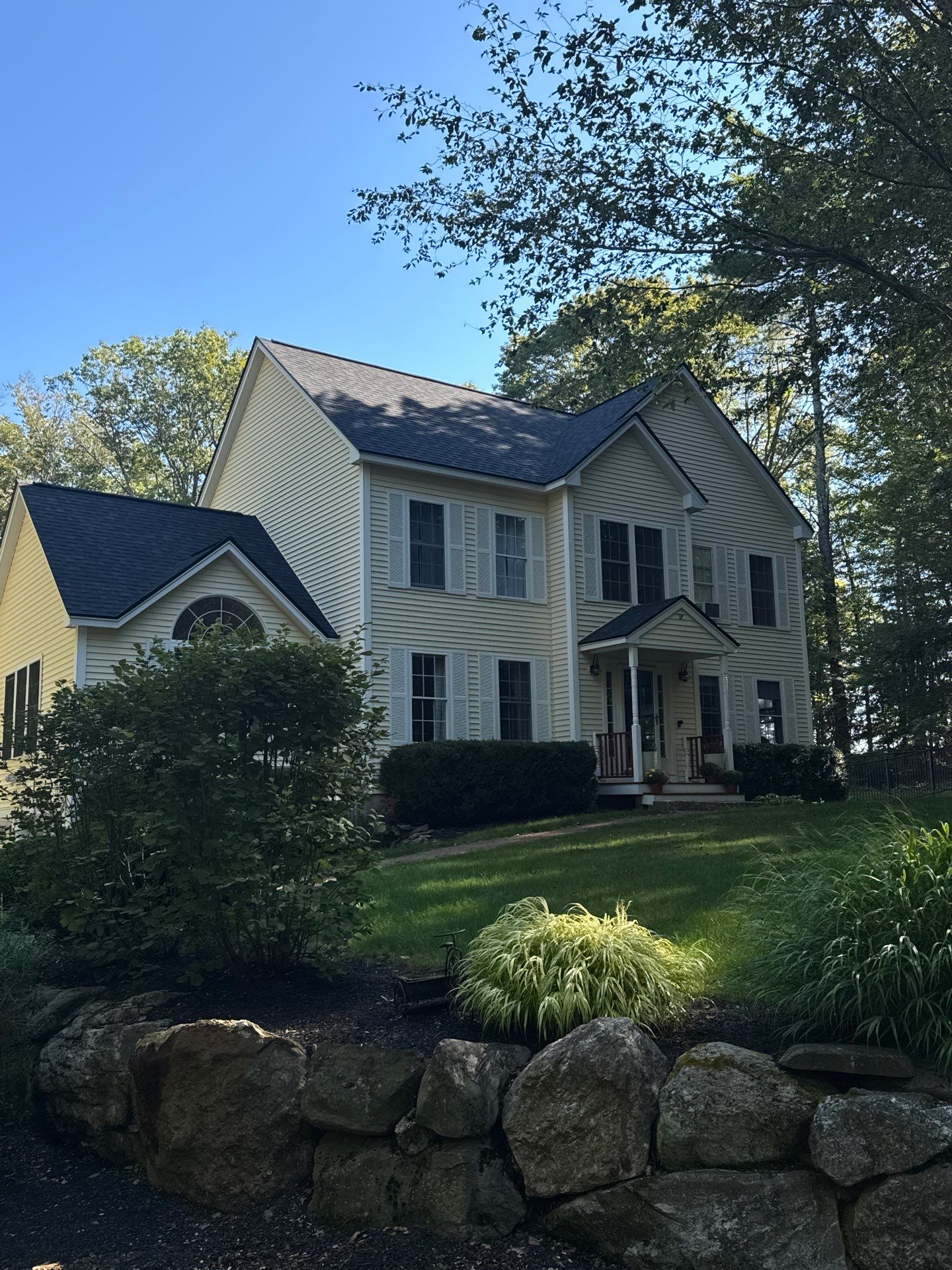 Roof Replacement in Brentwood, NH – Owens Corning Duration in Onyx Black by Compass exteriors