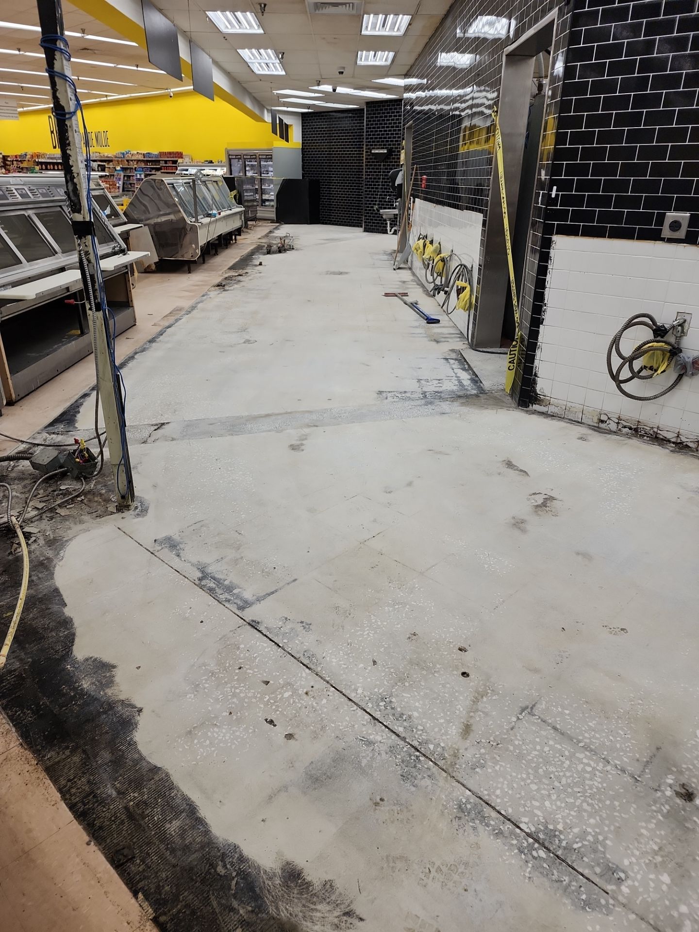 Fresco y Más Food Prep Area by Seamless Surfaces