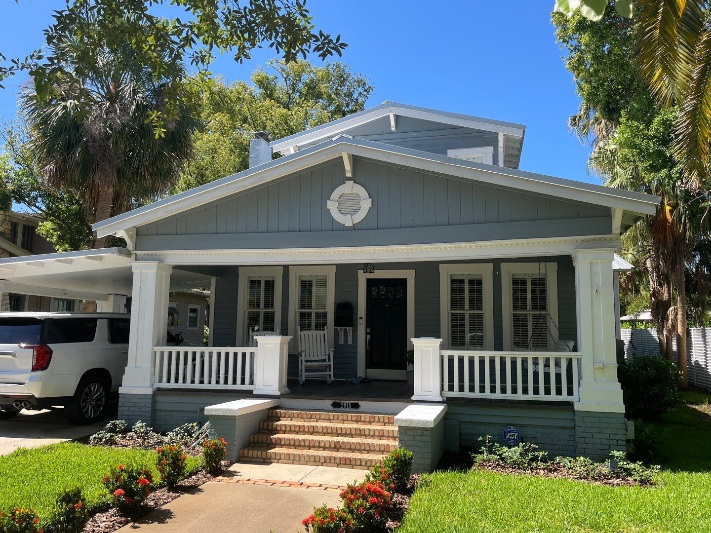 Harbor View Bungalow by Bayshore Exteriors