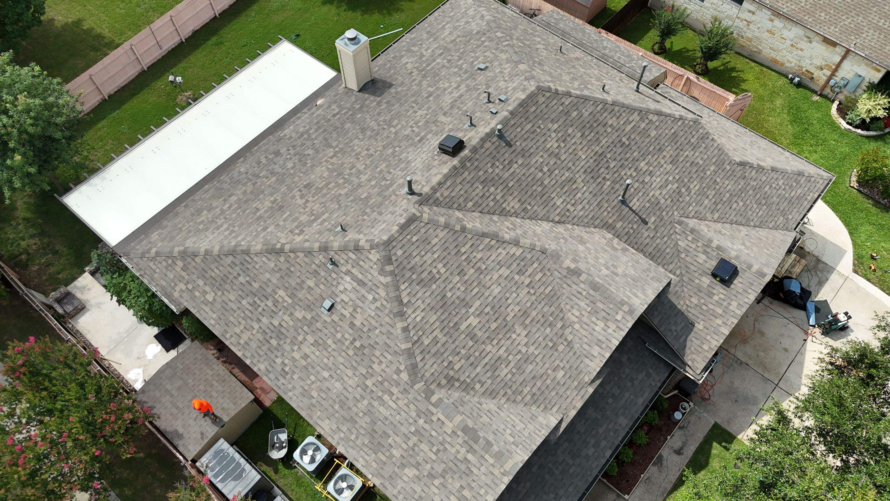 Weathered Wood - Malarkey Vista by RoofsOnly.com