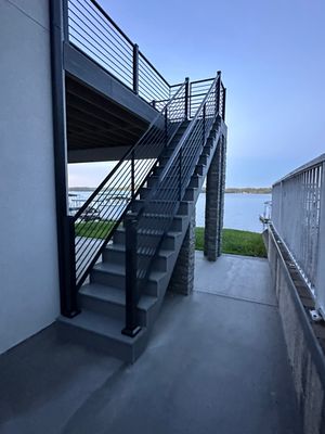 Residential Railing using Horizontal Rail