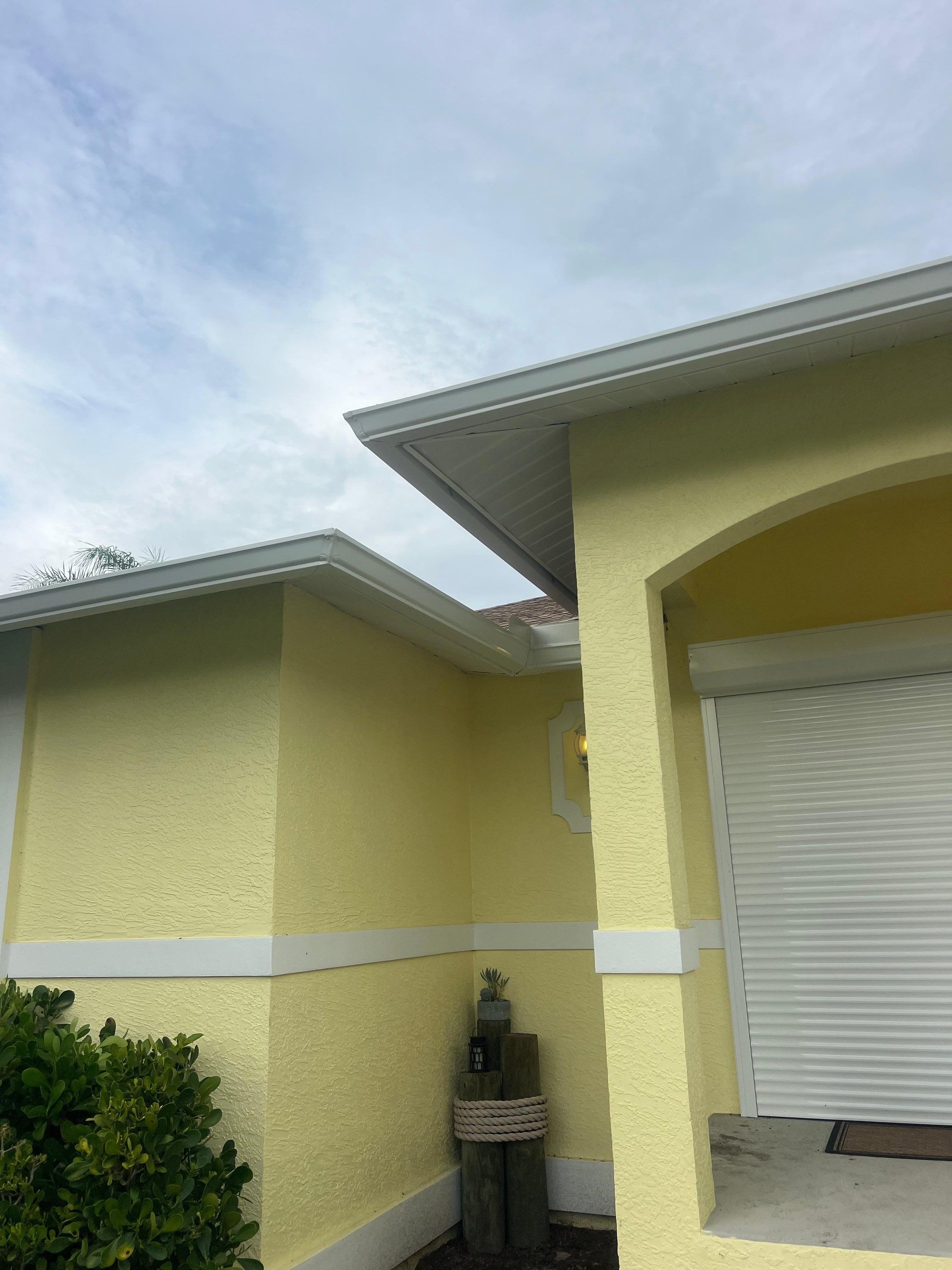 6-Inch Seamless Gutters in Fort Myers FL by Gutter Professors
