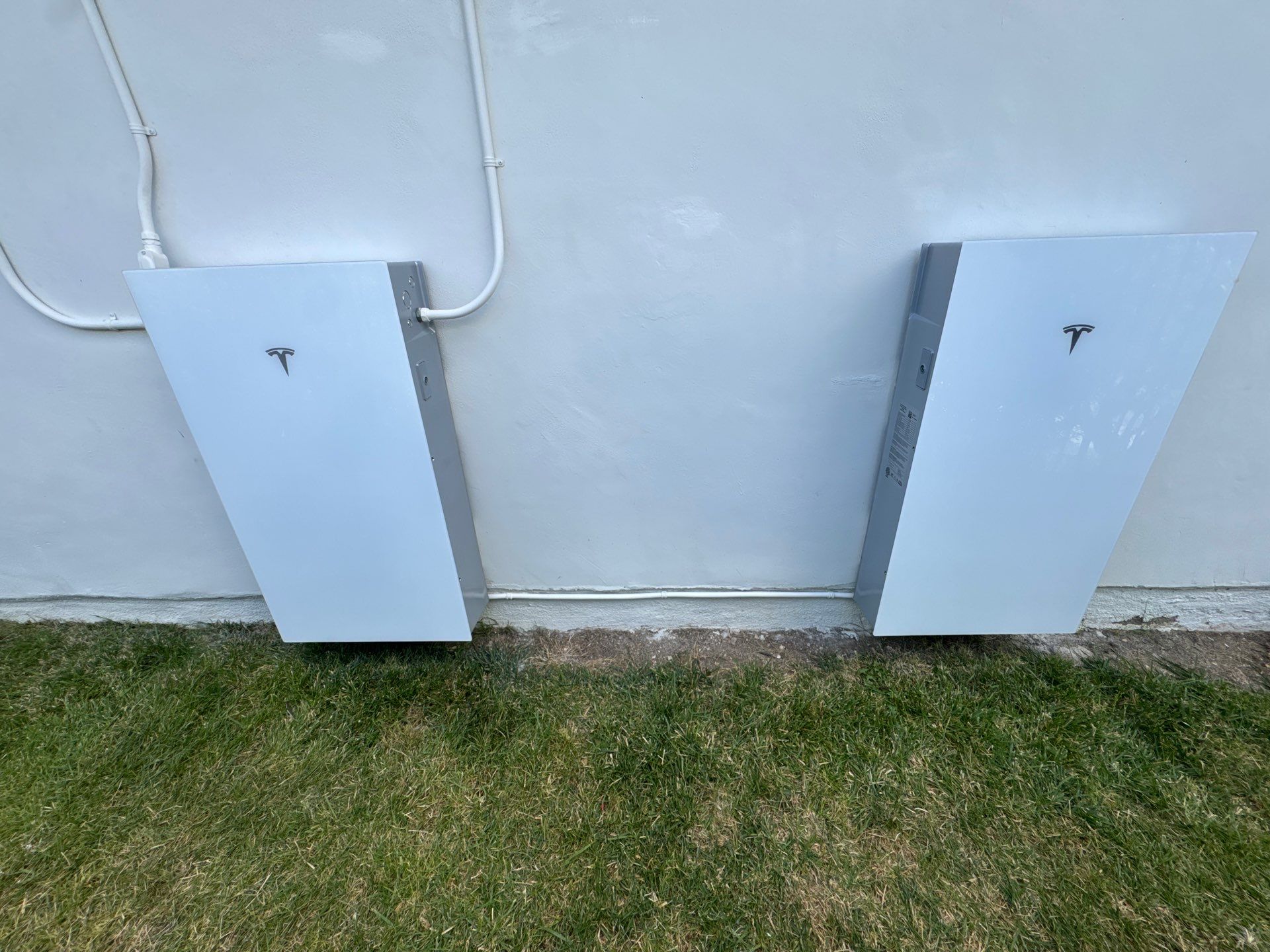 Solar and Battery Installation in Calabasas with Tesla Powerwalls by AWS Solar