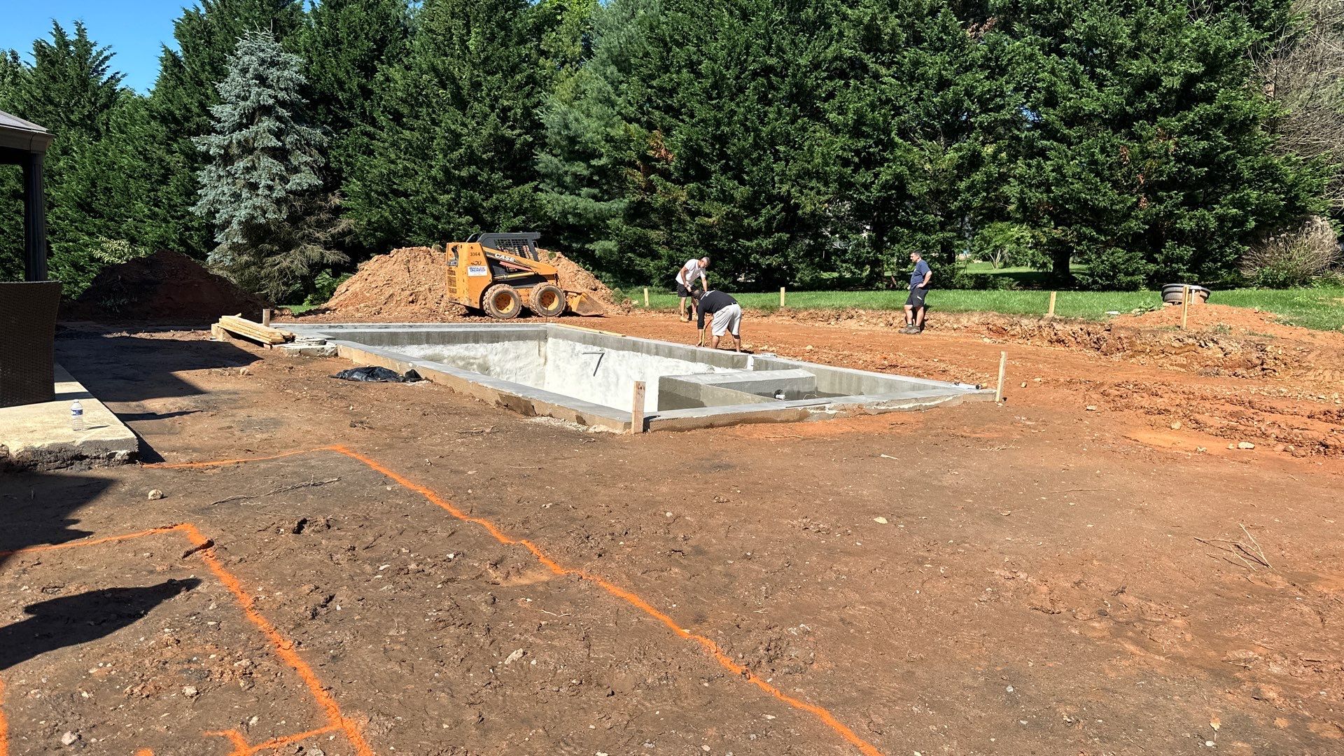 Gunite Pool and Spa with Autocover by Elysium Pools