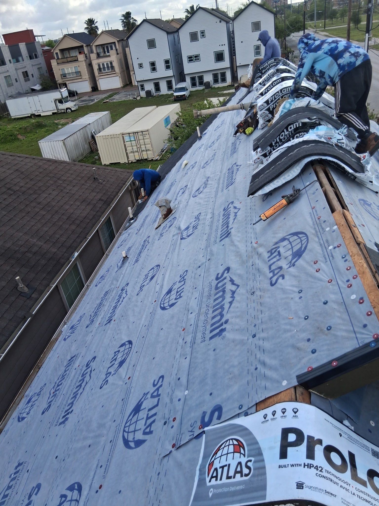 Houston Roof Installation using Atlas Pinnacle Pristine by Modern BYLT Roofing & Construction