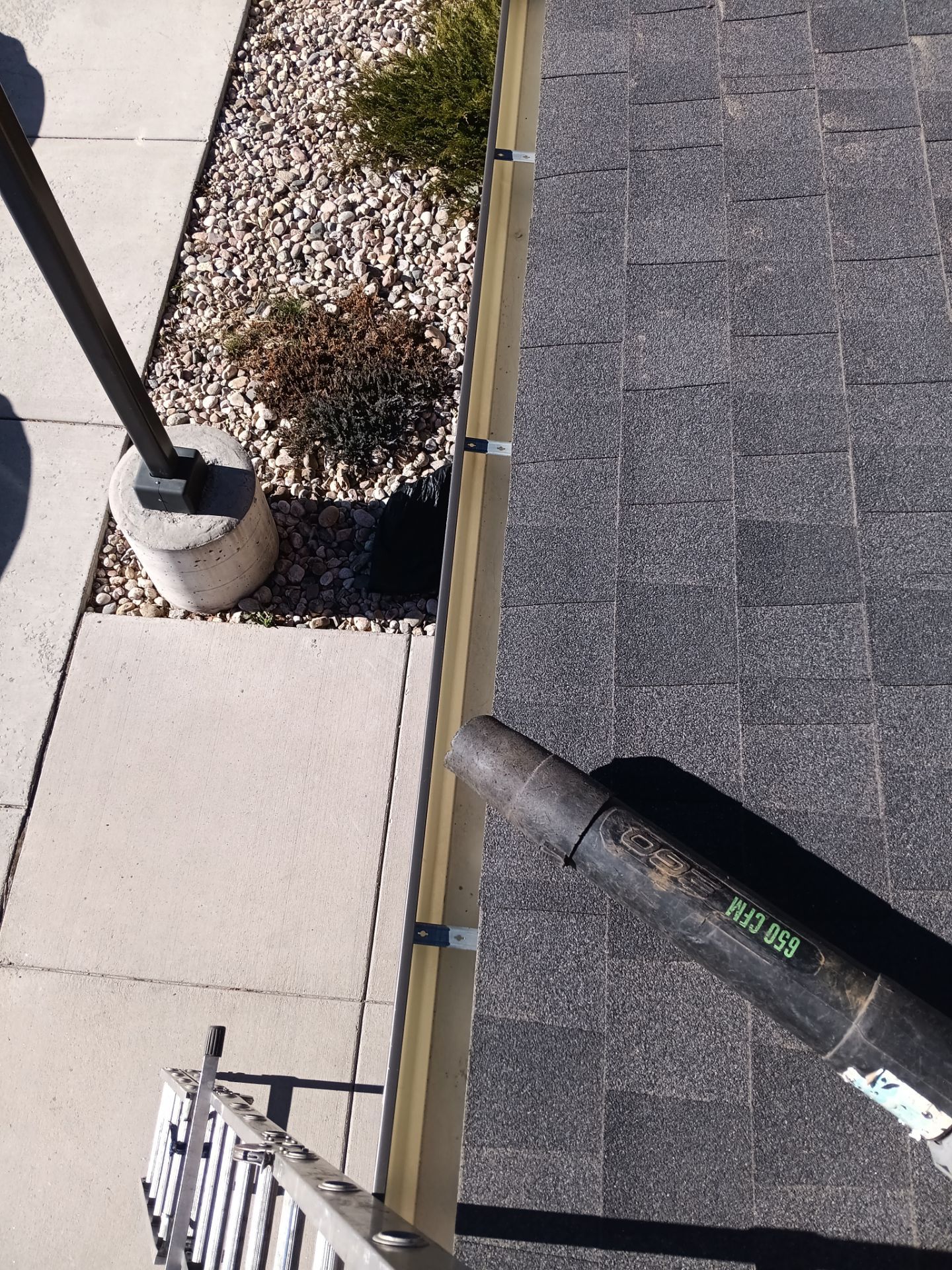 Commercial gutter cleaning Wyoming after photo with clean gutters