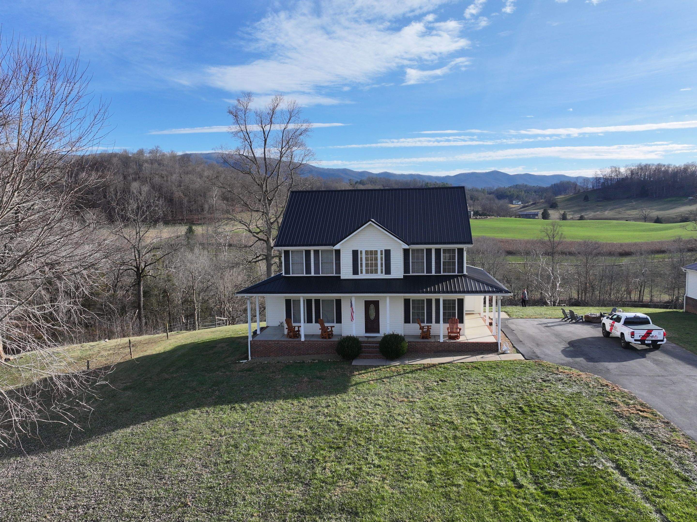 Cogan Residence by Omnia Roofing