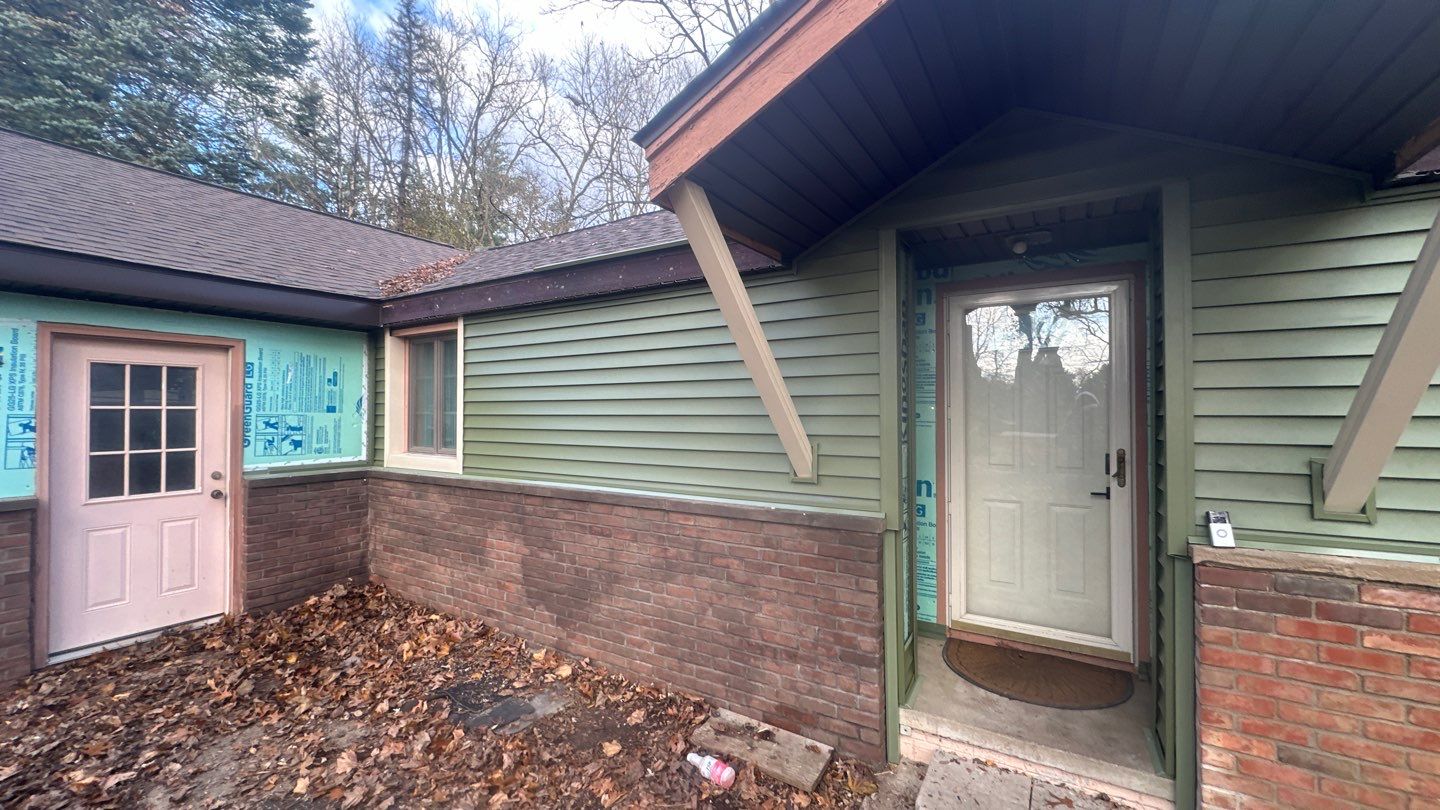 Siding Replacement using CertainTeed Restoration Classis D4 by 180 Contractors