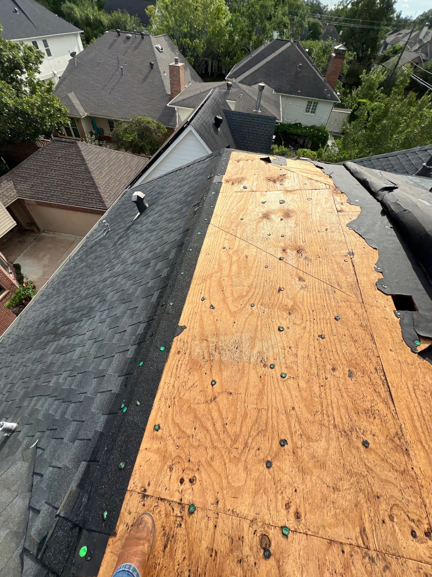 Residential Roofing Installation using Owen's Corning Duration (Lifetime) Shingles by Roof Repair Company