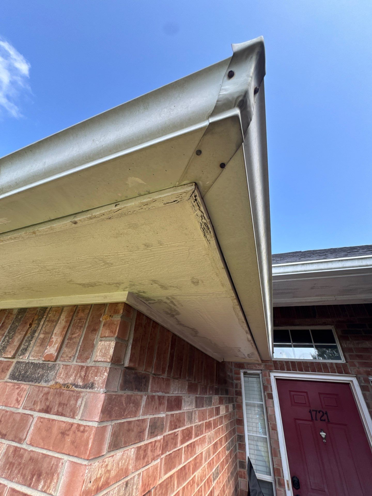 Refreshing the Exterior Paint in Whitehouse, TX by Quality Coats Painting