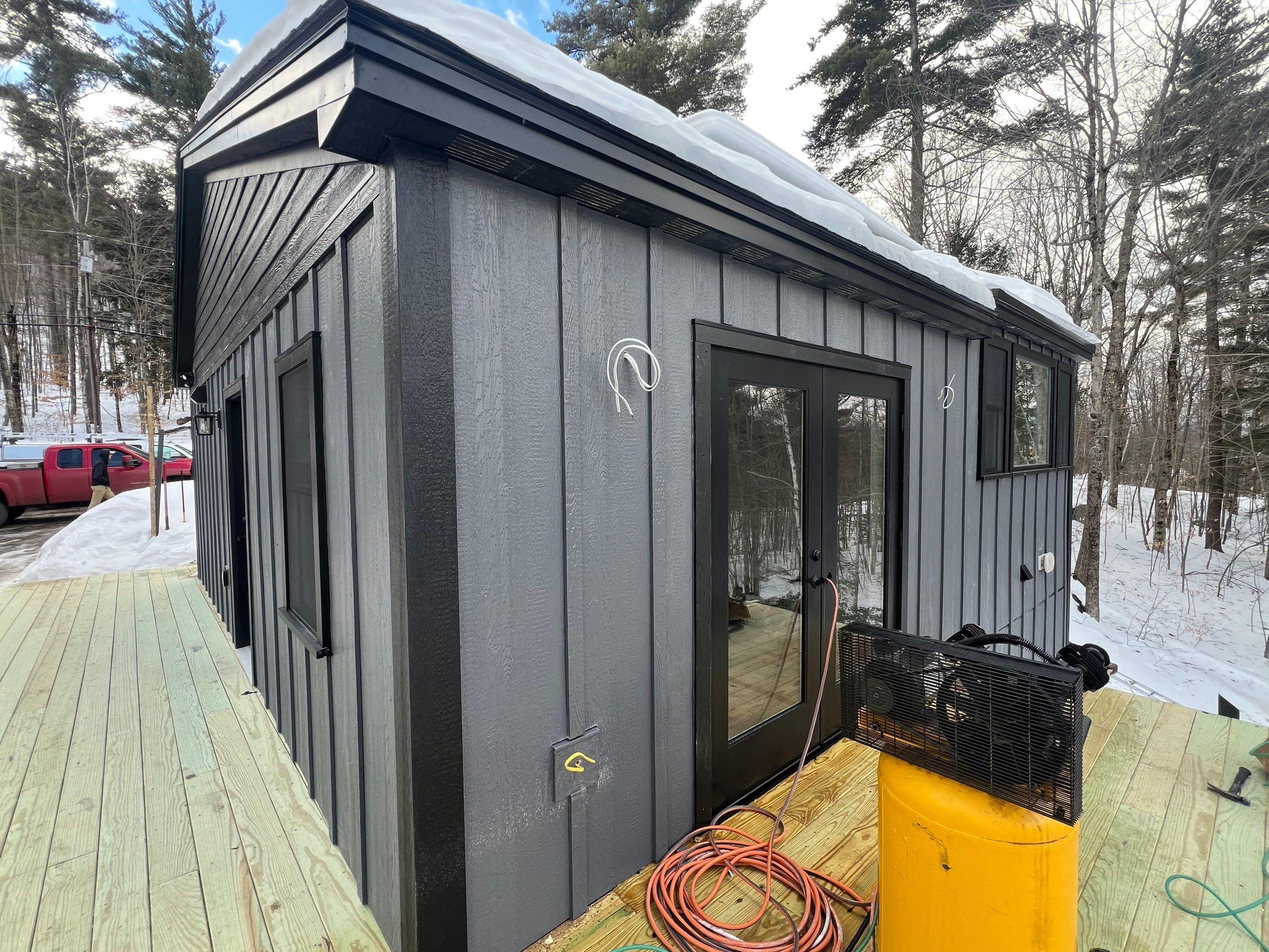 Tamworth New Hampshire - Beautiful Siding Project by Tall pine roofing