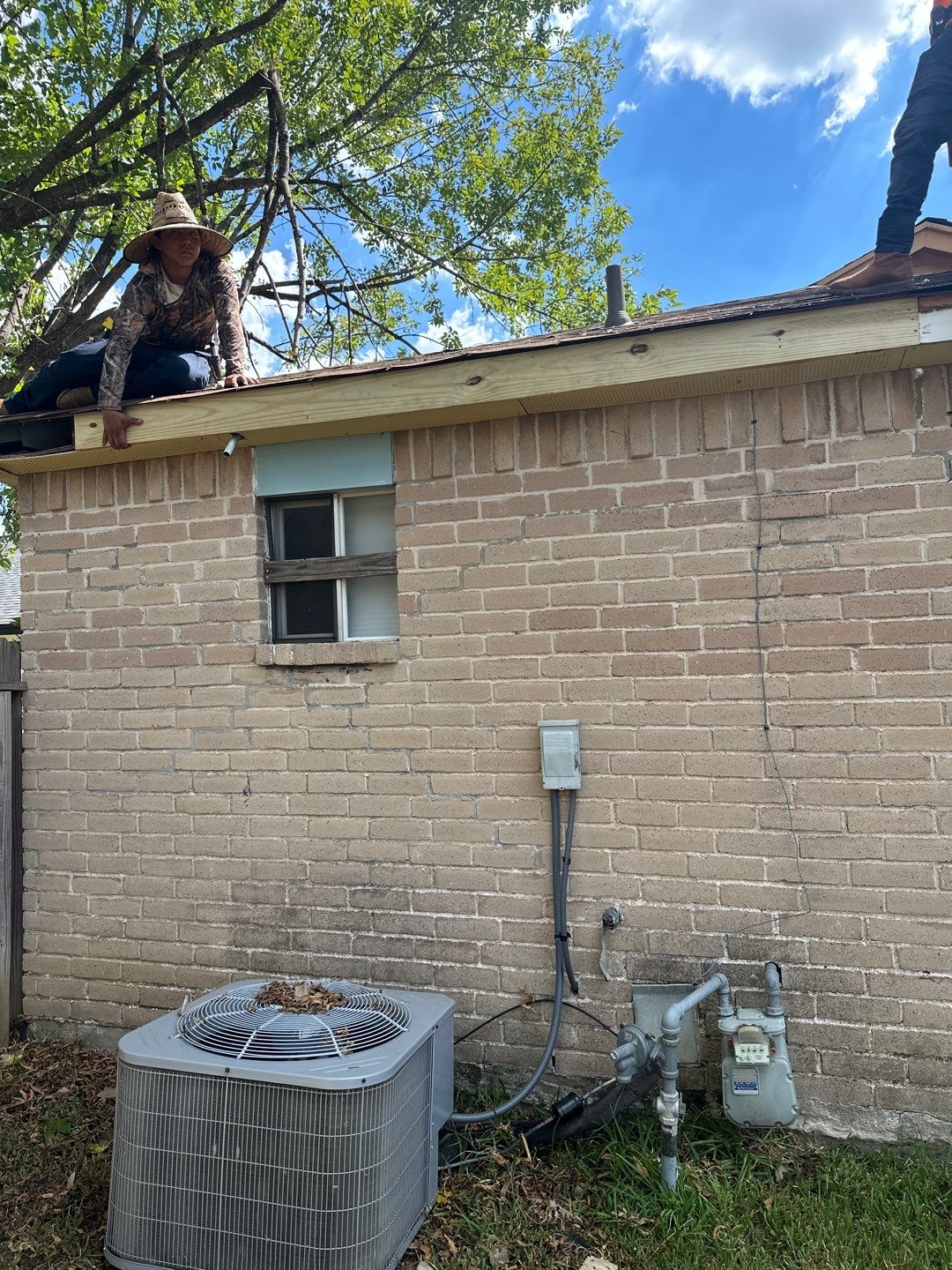 Hail Damage using Owen's Corning Duration (Lifetime) Shingles by Roof Repair Company
