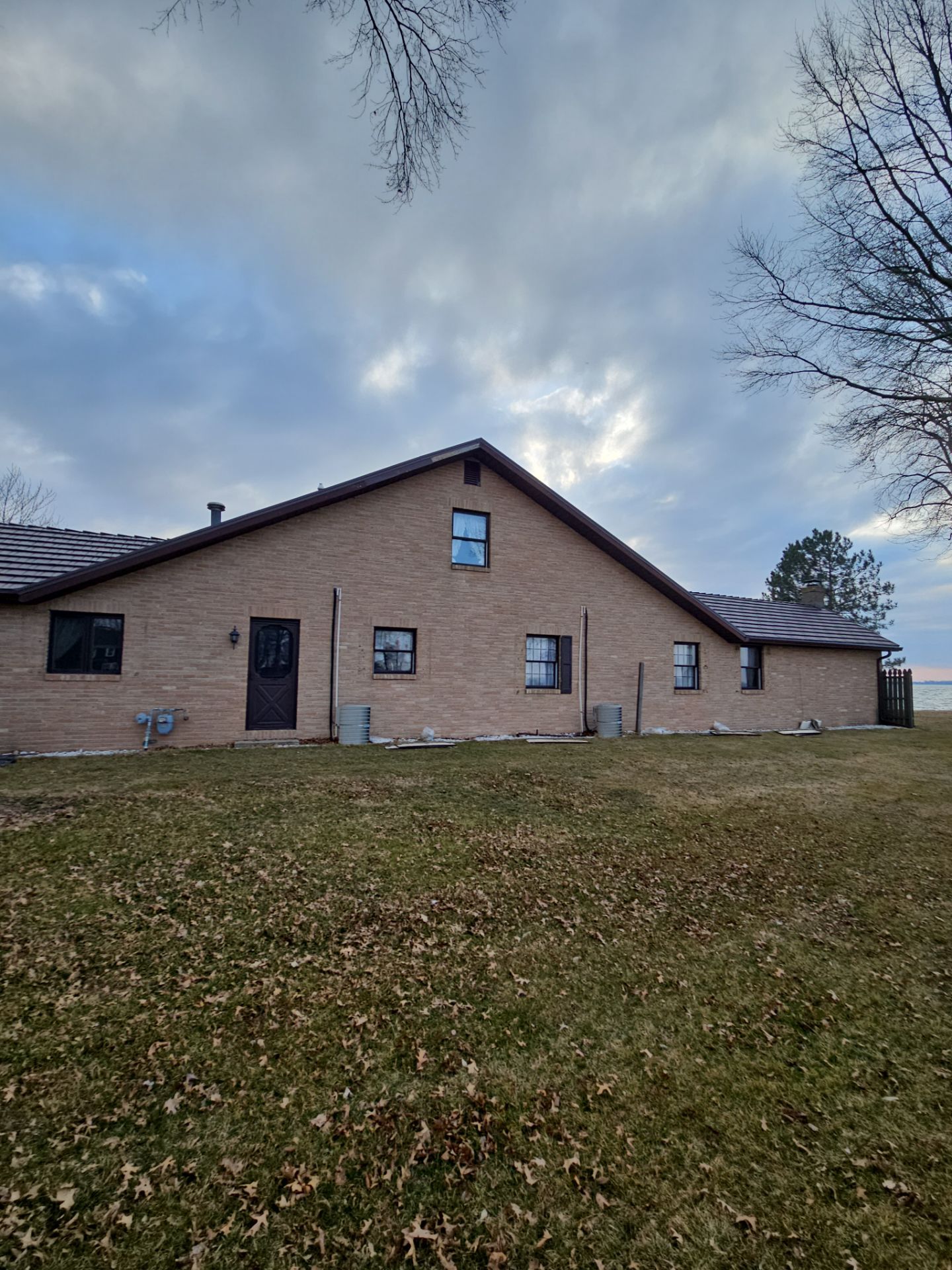 Residential Roofing Installation using Great American Shake - Mustang Brown by Nitro Roofing and Construction