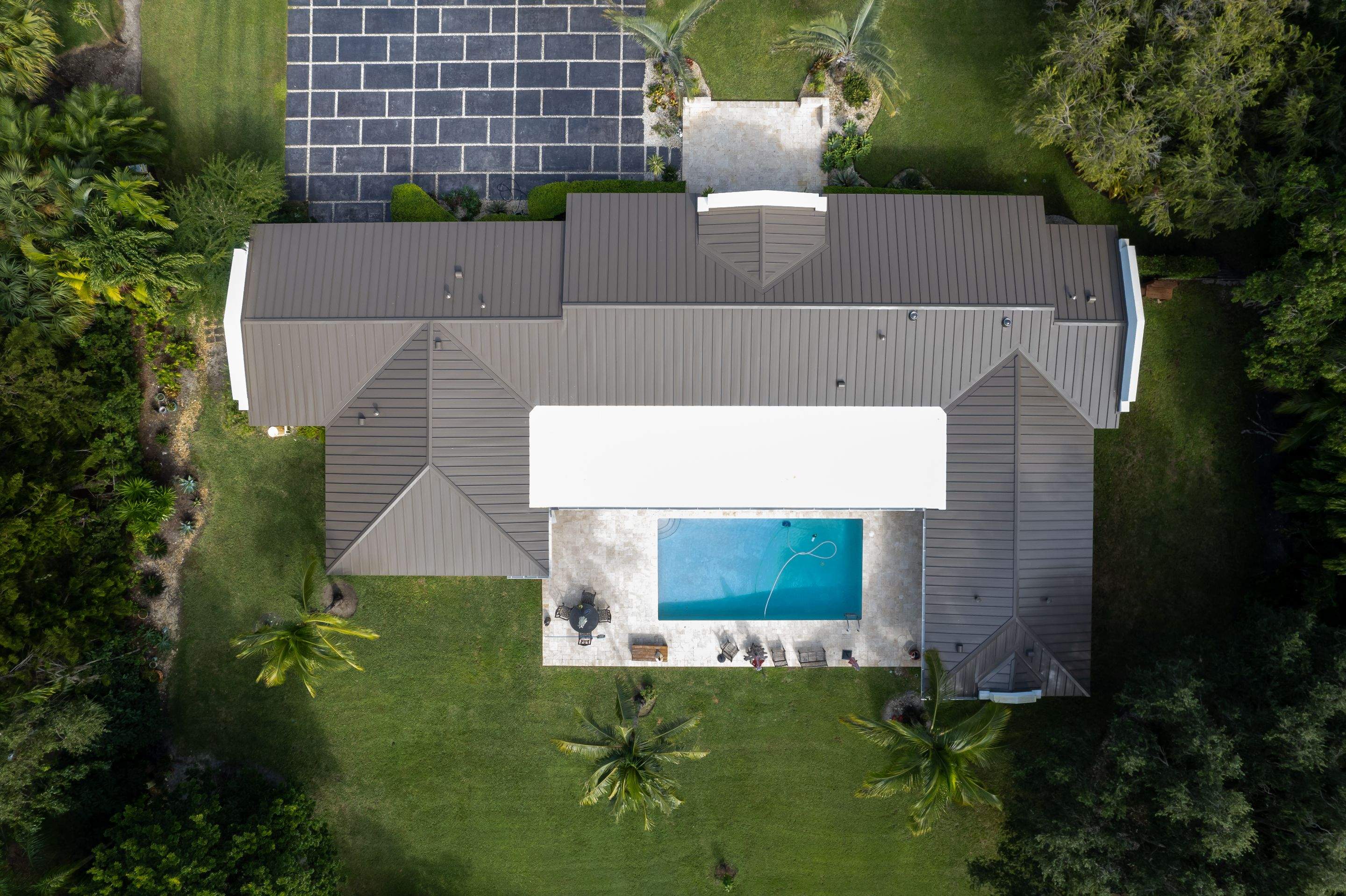 Metal Roof - Galvalume - Medium Bronze by Istueta Roofing