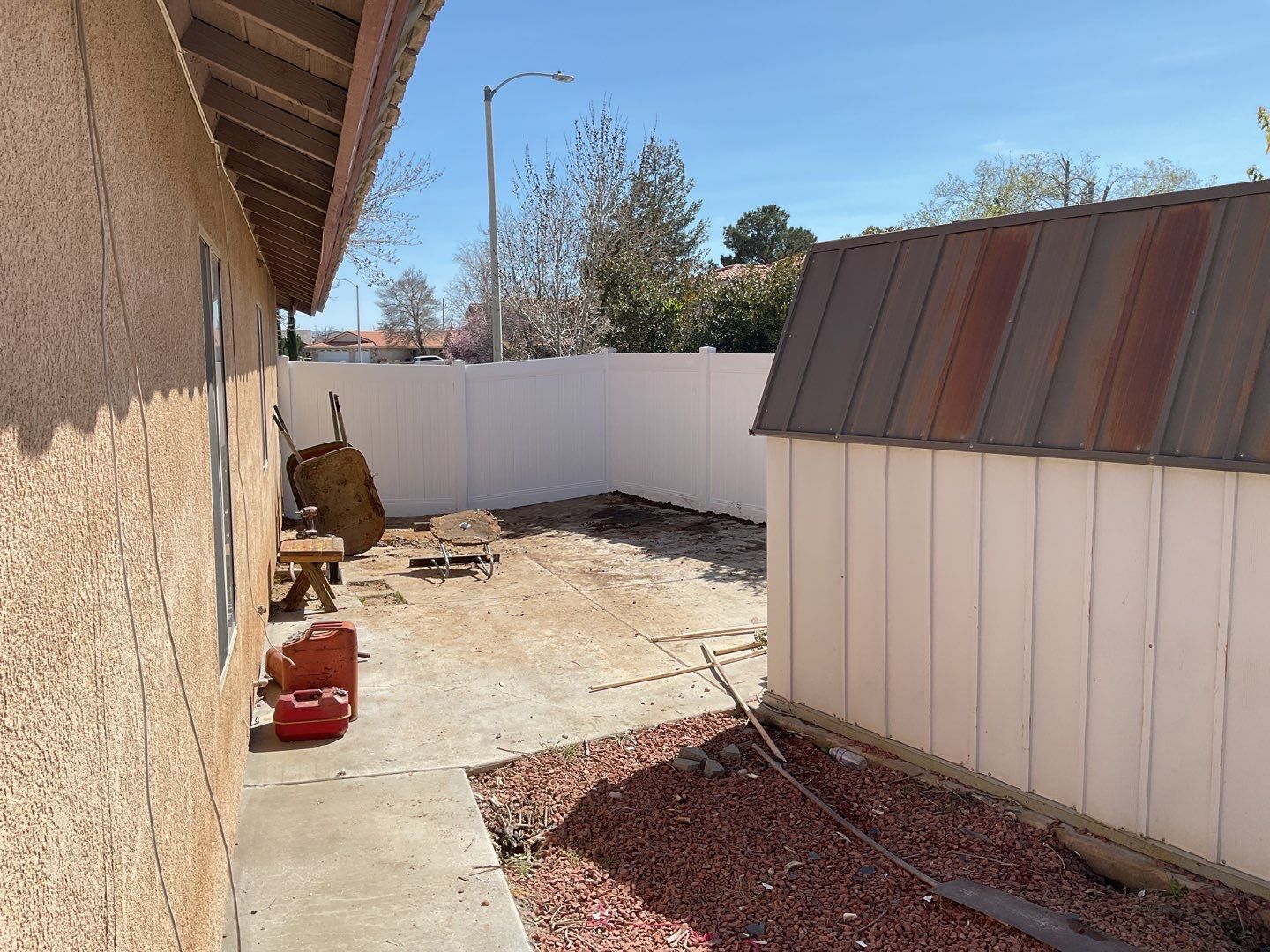 Fence installation using vinyl material by Fence Guys Inc. 
