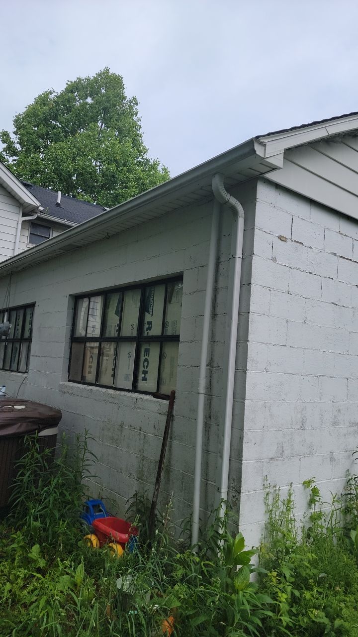 ATLAS PINNACLE COLOR: HEARTHSTONE DRIP EDGE: WHITE by Eagle Eye Roofing