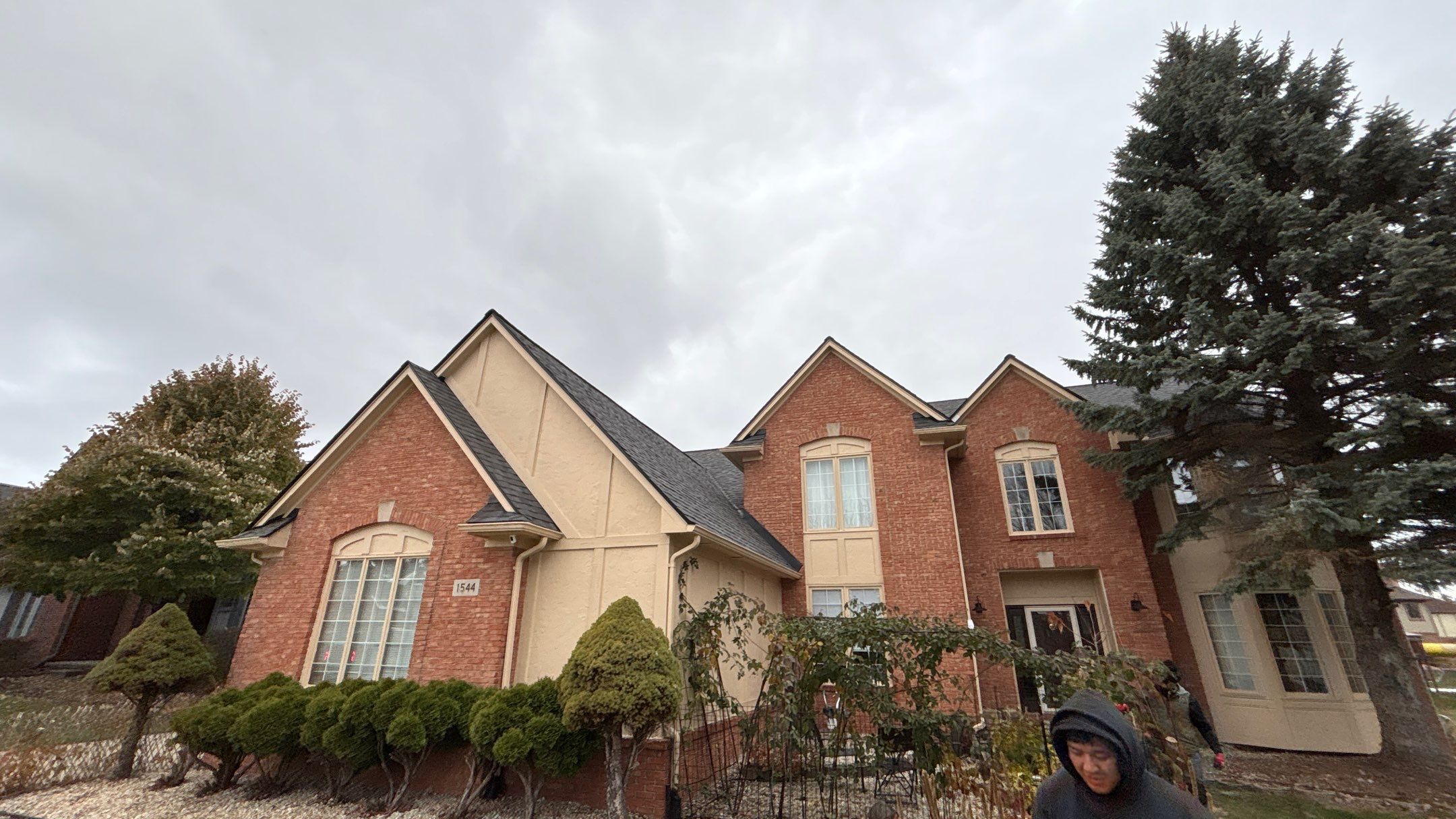 Roof Replacement using Owens Corning Williamsburg Grey by 180 Contractors