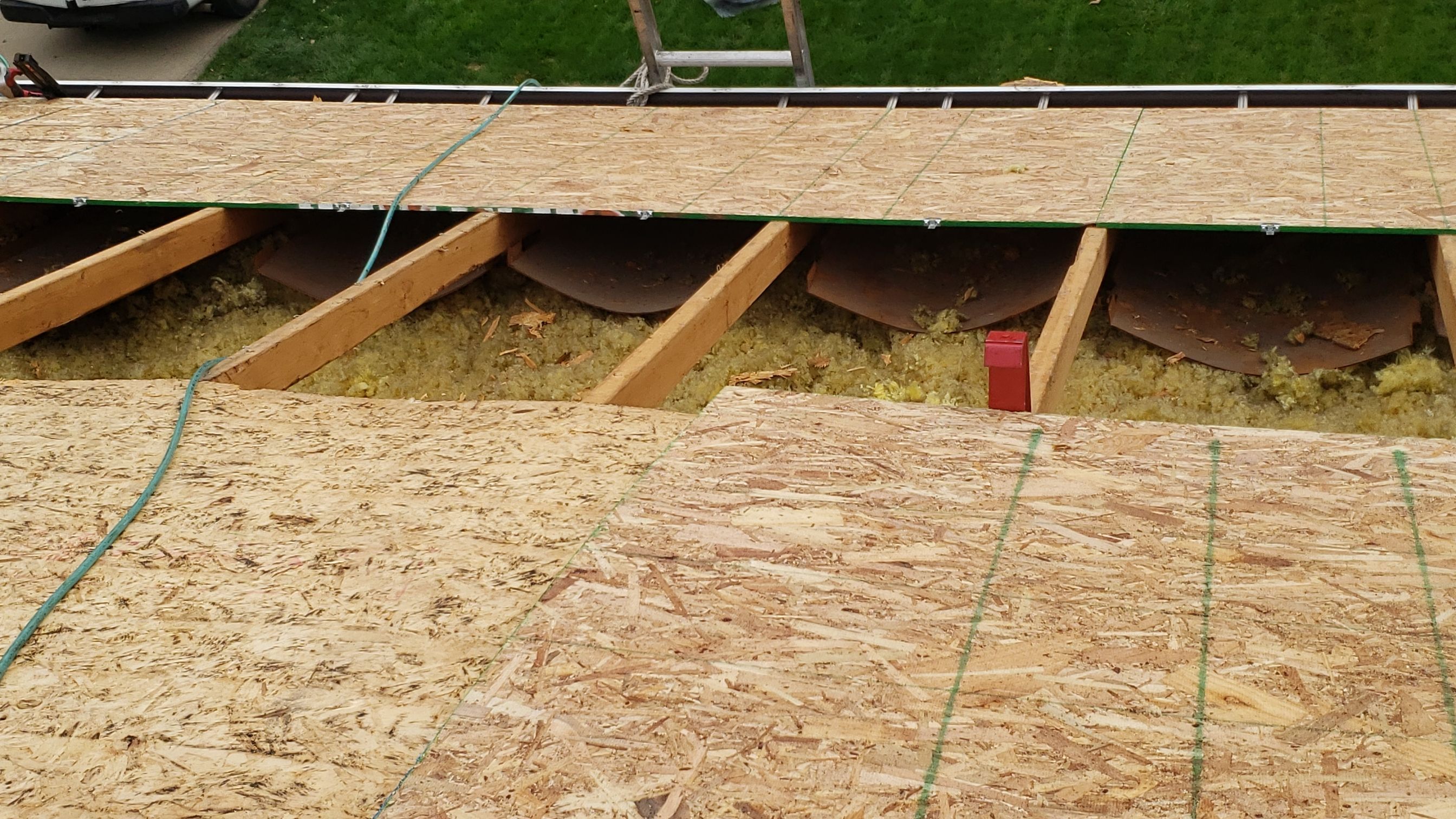 CERTAINTEED LANDMARK COLOR: PEWTER DRIP EDGE: WHITE by Eagle Eye Roofing