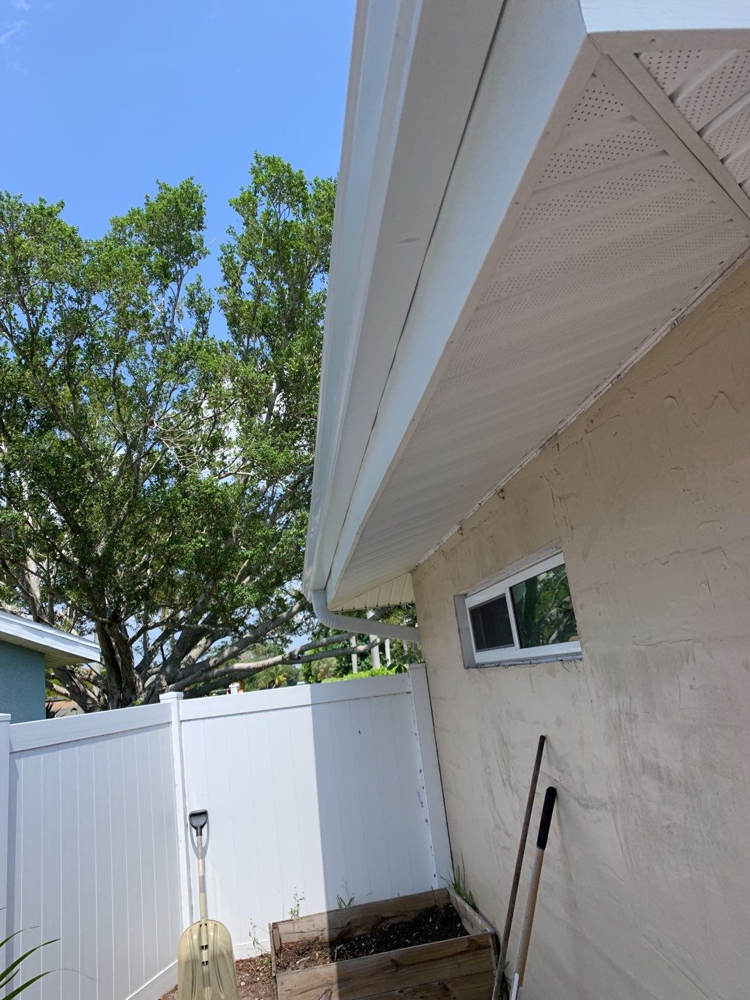 Soffit and Fascia Replacement in Fort Myers FL by Gutter Professors