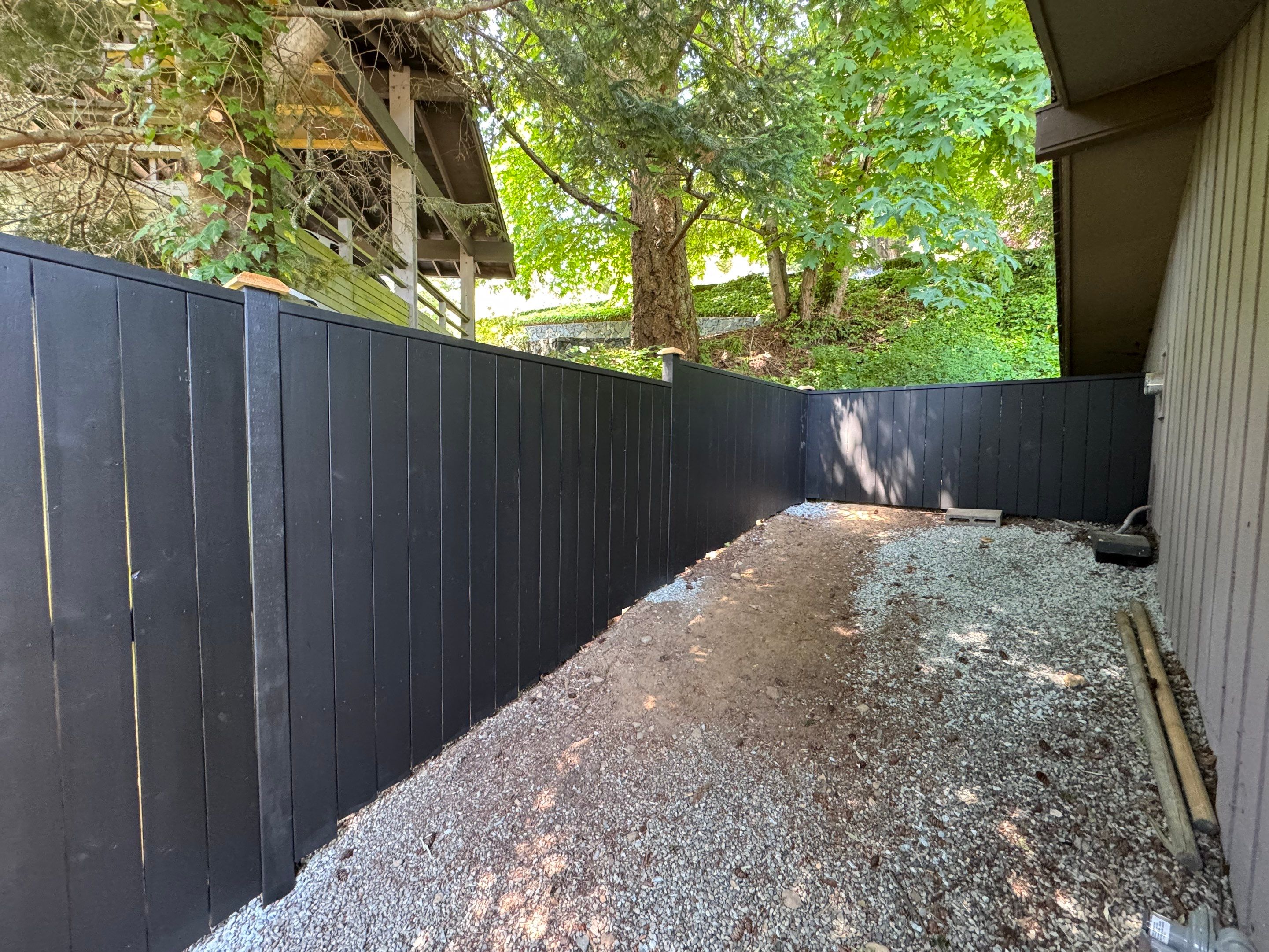Rotten Fence Replacement – Seamless Integration with Existing Landscape by Habanero Garden and Exterior Care