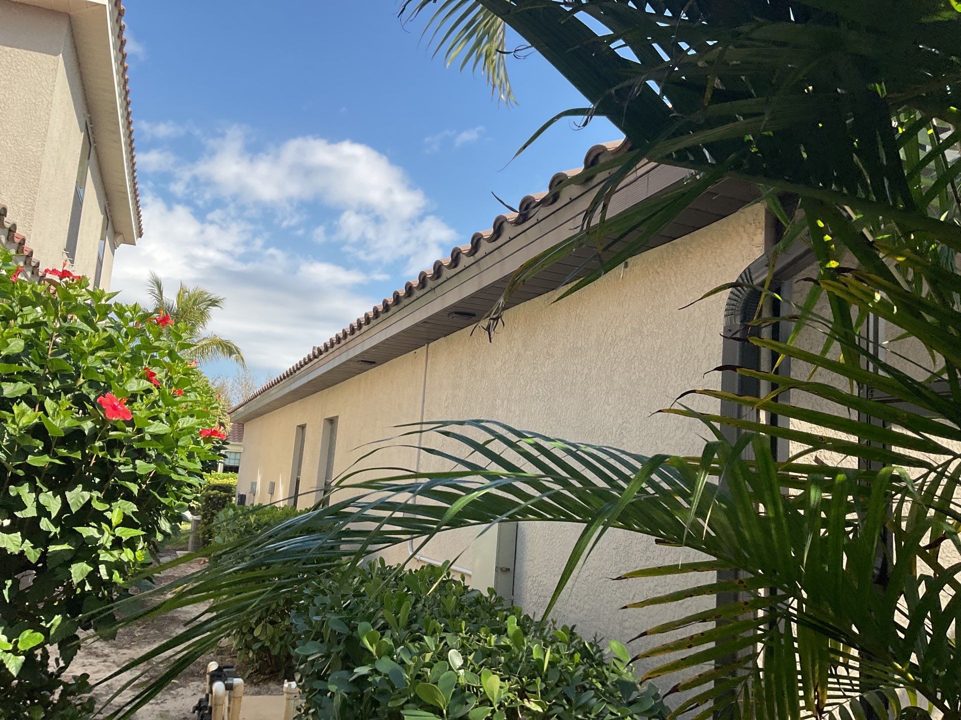 Bronze 7-Inch Seamless Gutters in Fort Myers FL by Gutter Professor by Gutter Professors