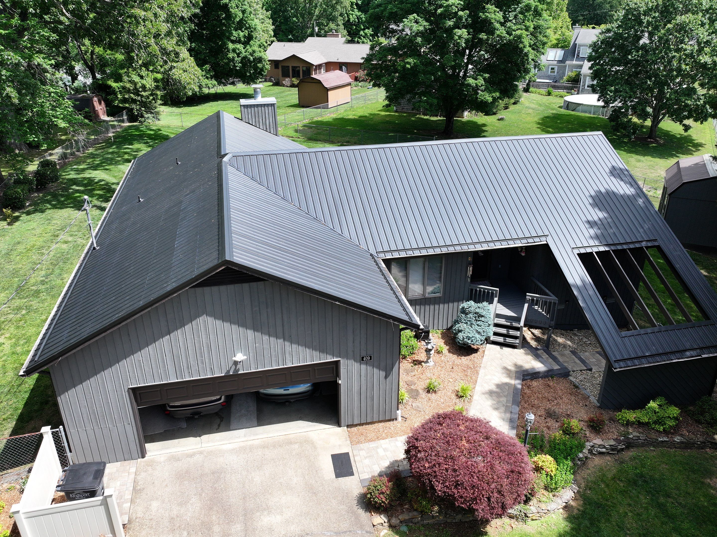 Miles Residence by Omnia Roofing