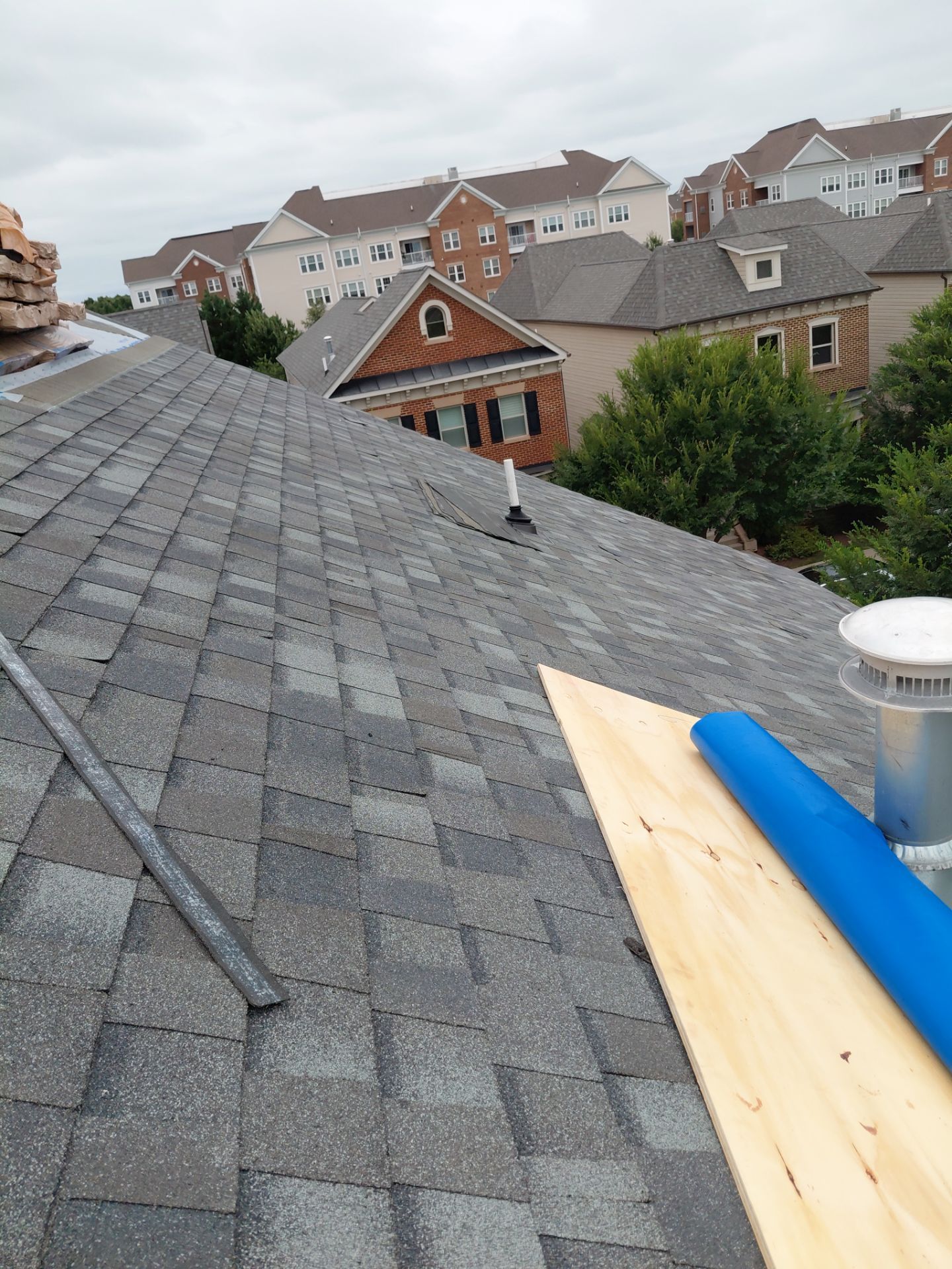 Ashburn: Residential Roof Replacement  with CertainTeed Landmark Pro in Max Def Georgetown Gray by RM Banning, Inc.