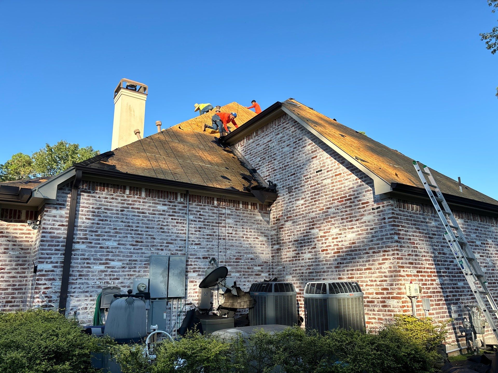 Residential Roofing Installation using Owen's Corning Duration (Lifetime) Shingles by Roof Repair Company