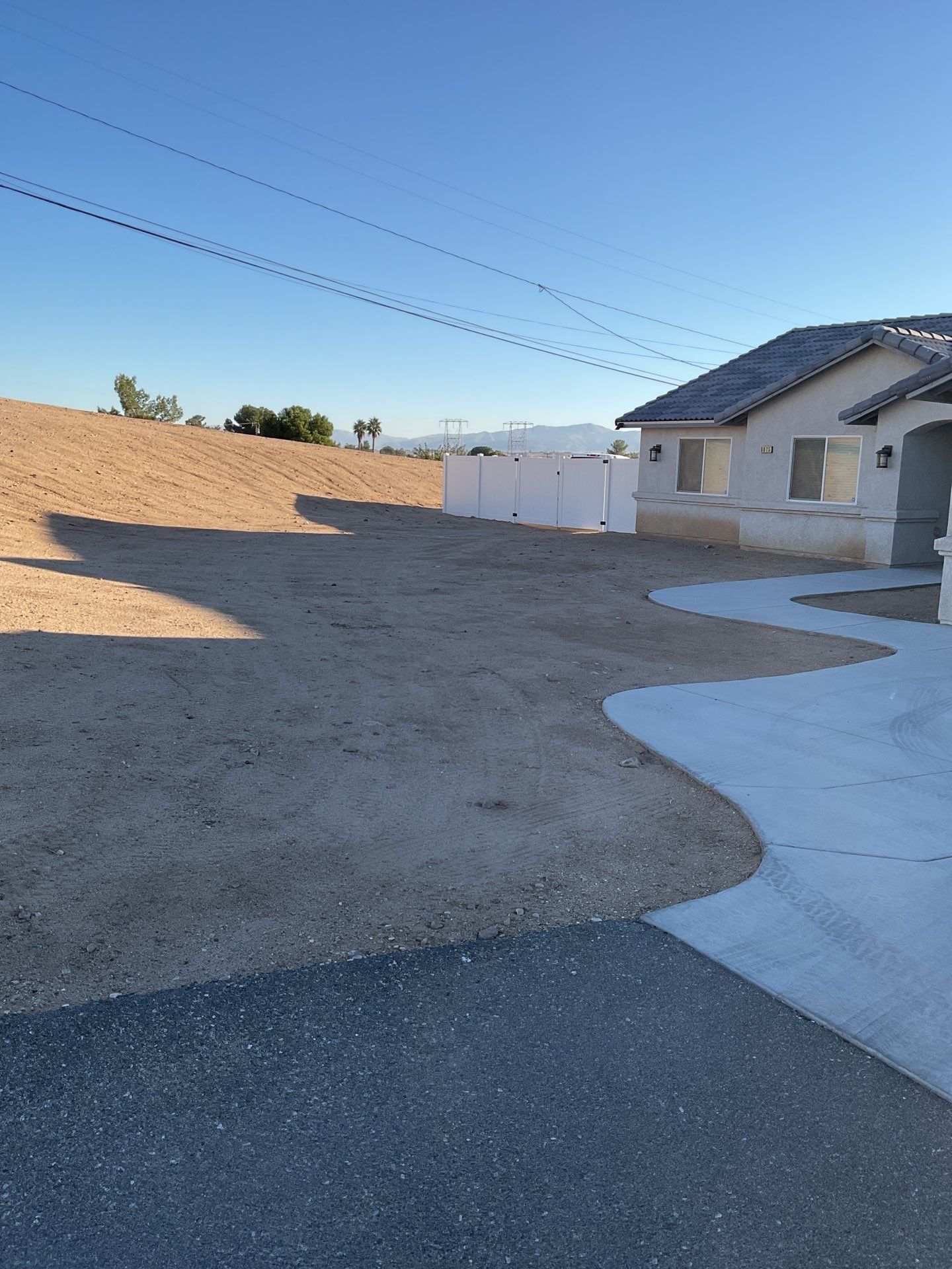 Fence Installation using chain -link by Fence Guys Inc.